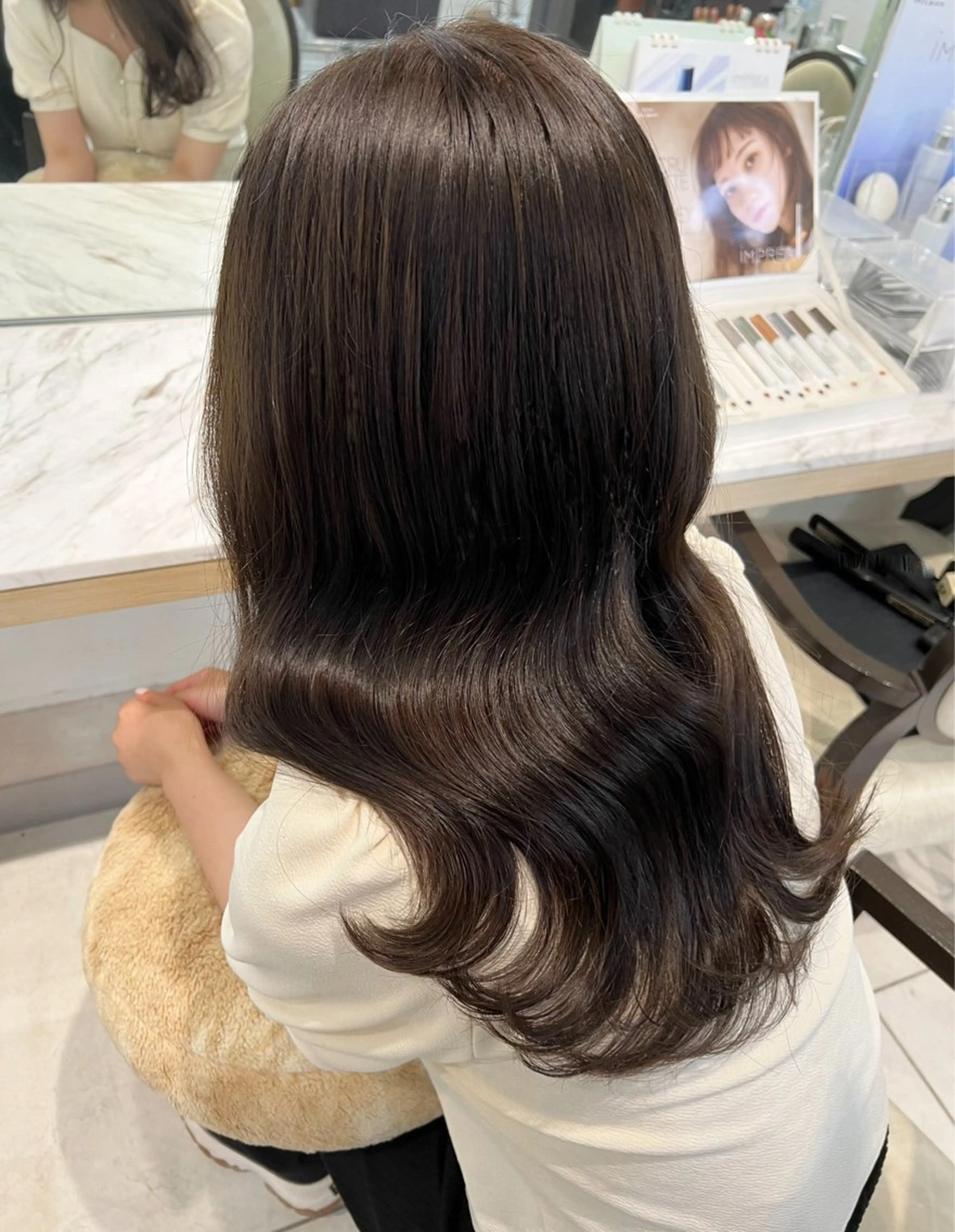 セミロング カラー フォギーグレージュ グレージュ Euphoria銀座本店所属・shoki 韓国ヘア/ケアカラーのヘアスタイル