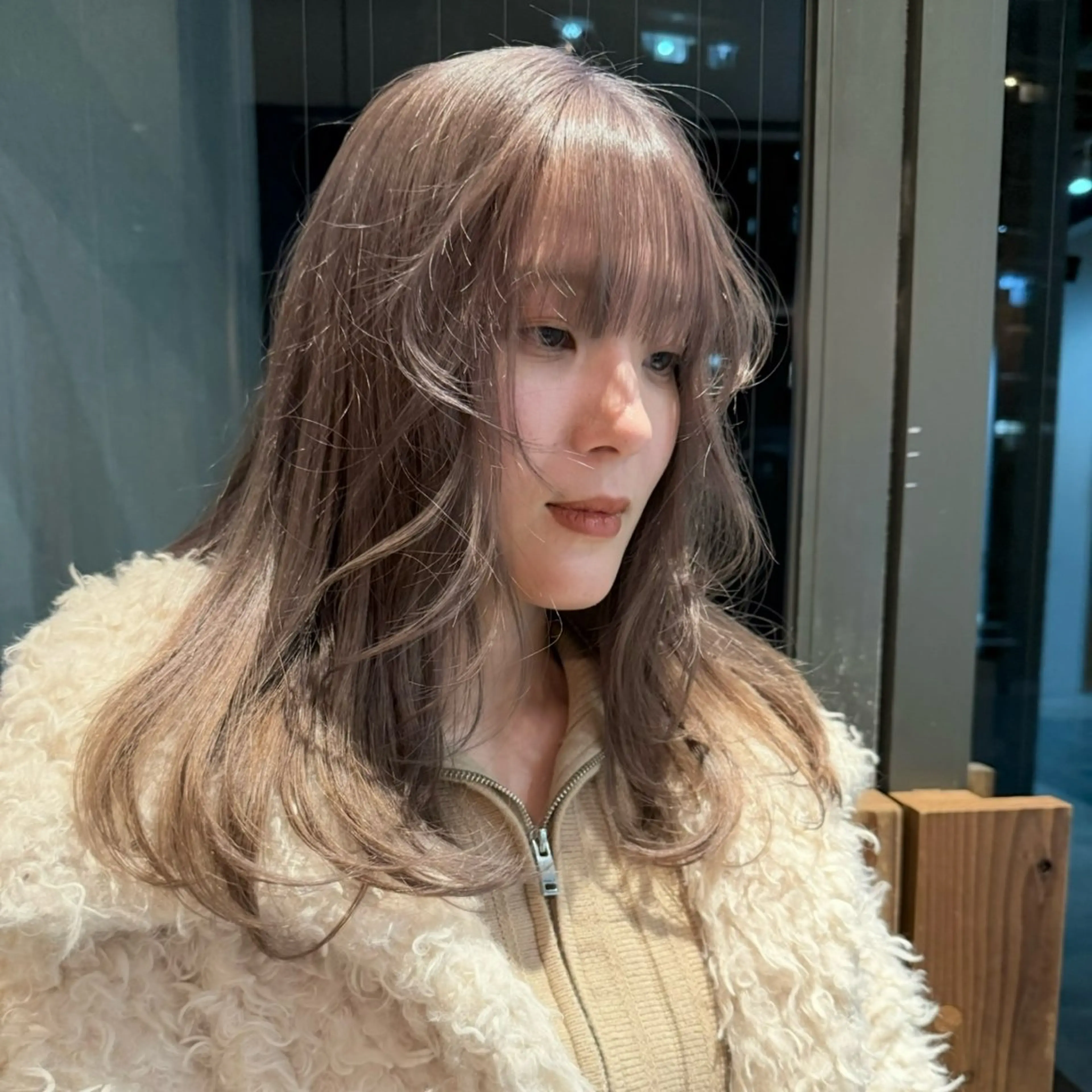 ロング カラー ブリーチ 透明感カラー グレージュ beni yumikoのヘアスタイル