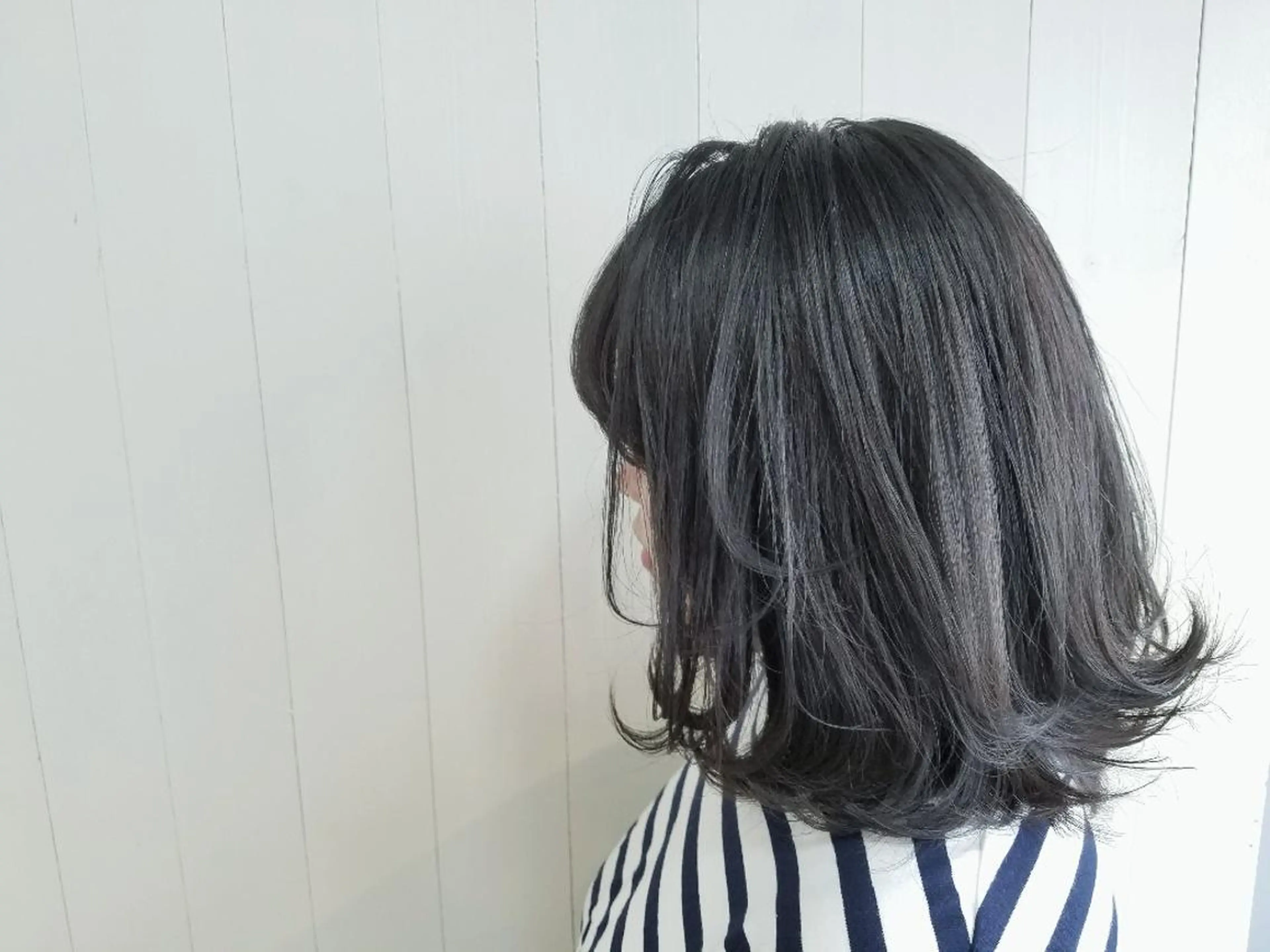 ミディアム カラー ブリーチ ブルーカラー ブルージュ ブリーチなしカラー ウルフ、ボブ美容師 今井のヘアスタイル