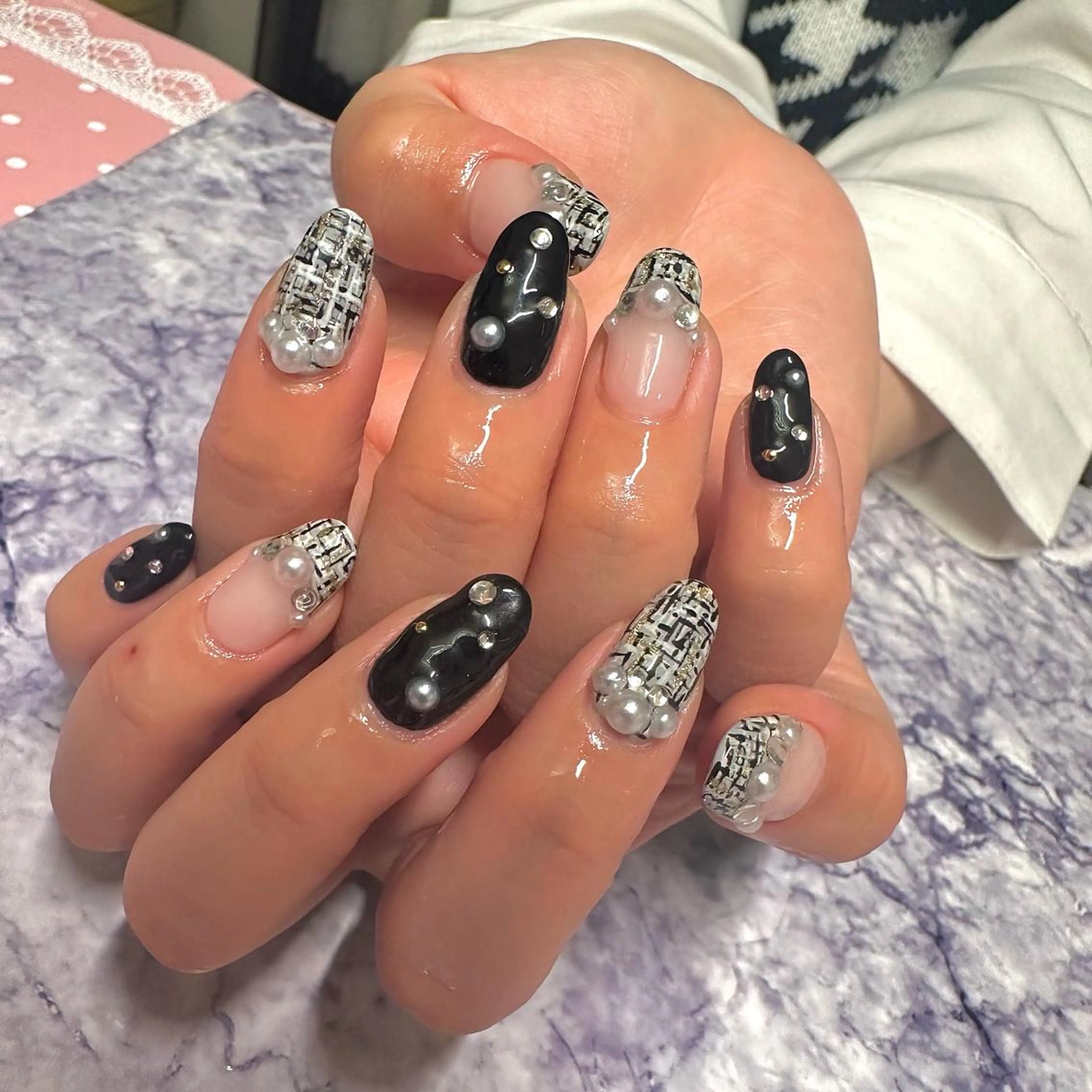 ネイル ツイードネイル ハンドネイル フットネイル Pretzels🥨 【プレッツェル】ミウのネイルデザイン