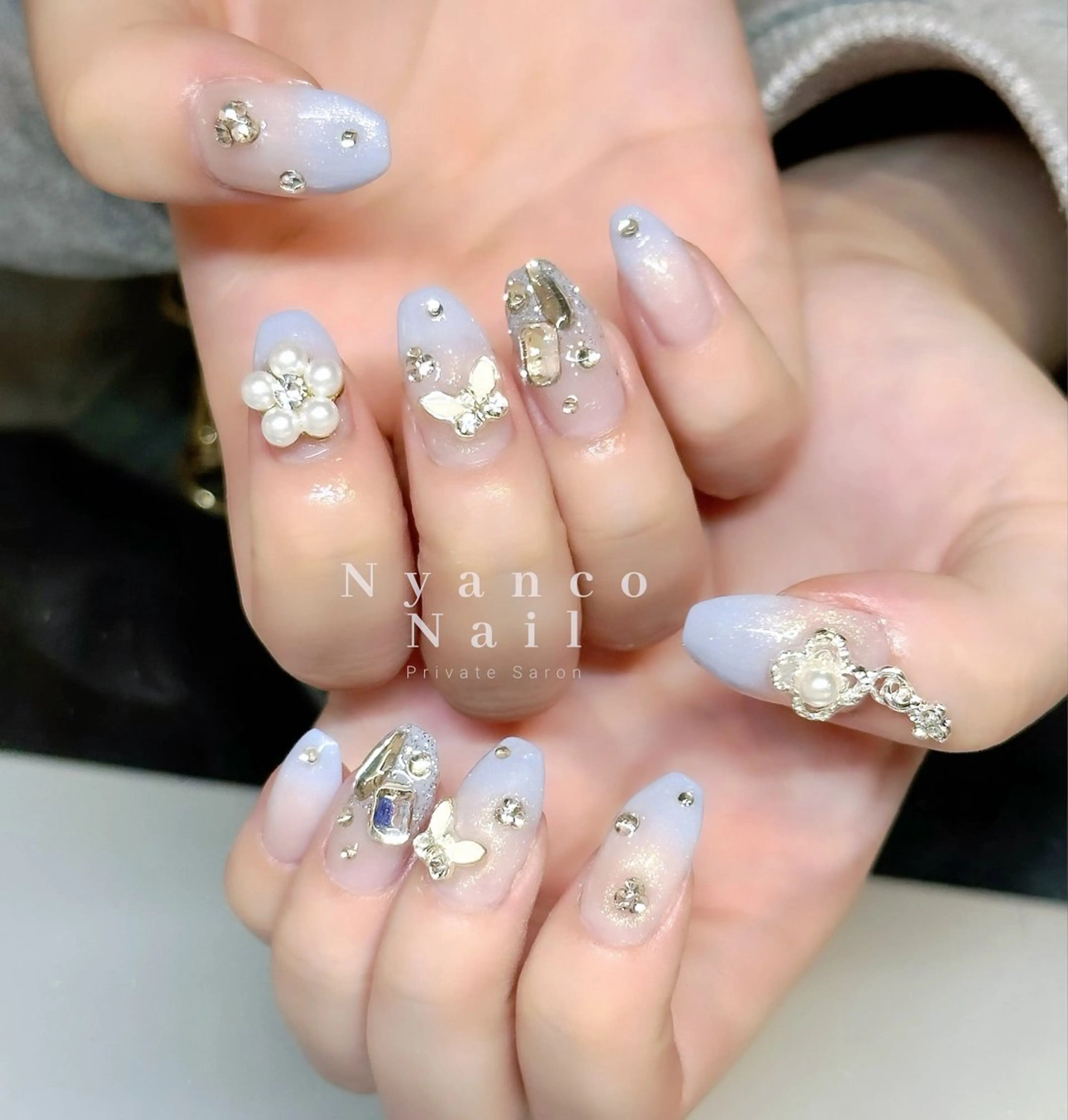 ネイル ブルー ジェルネイル グラデーション キラキラネイル ラメ(グリッター) Nyanco Nailのネイルデザイン