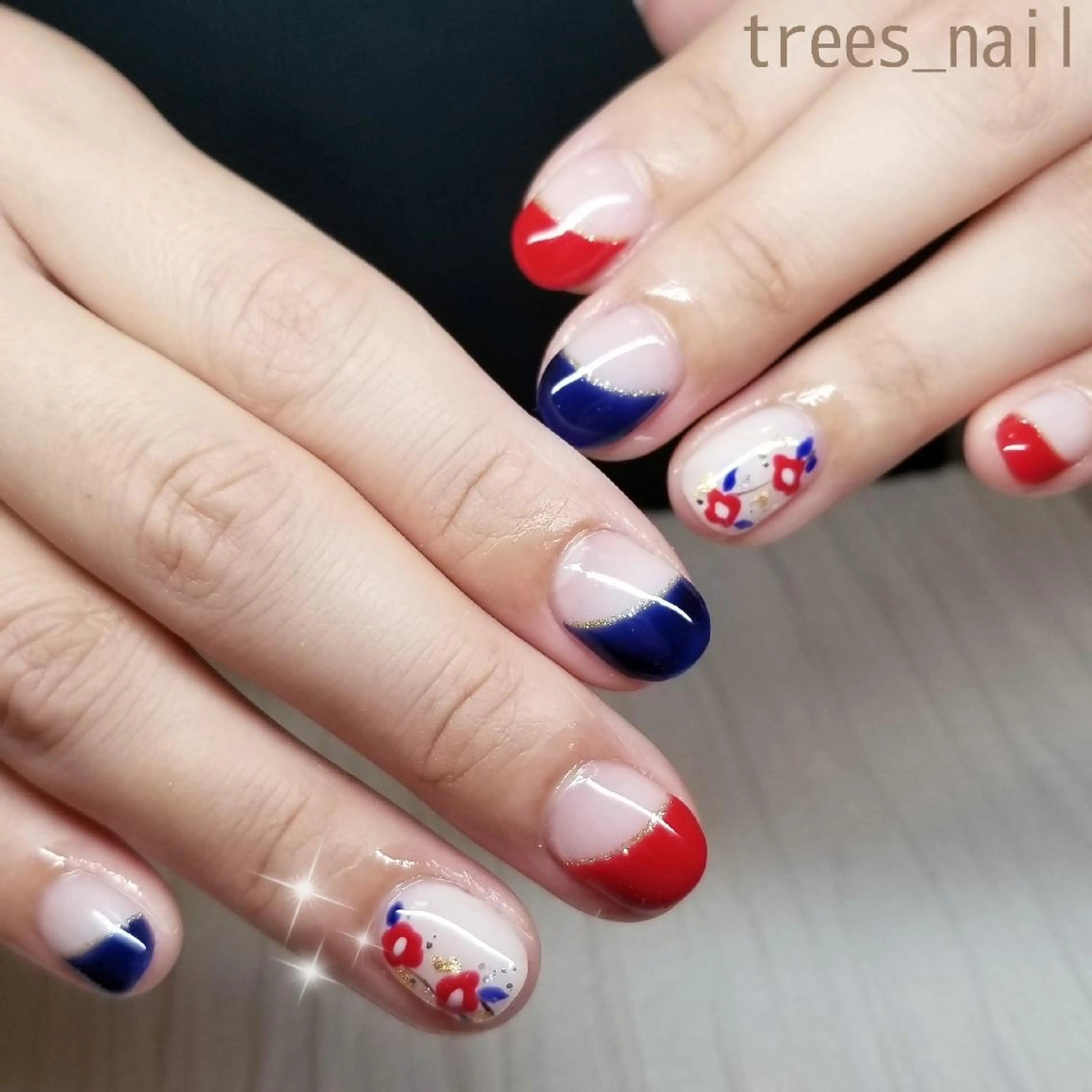 ネイル フラワーネイル フレンチネイル 斜めフレンチ 冬ネイル trees_ nailのネイルデザイン