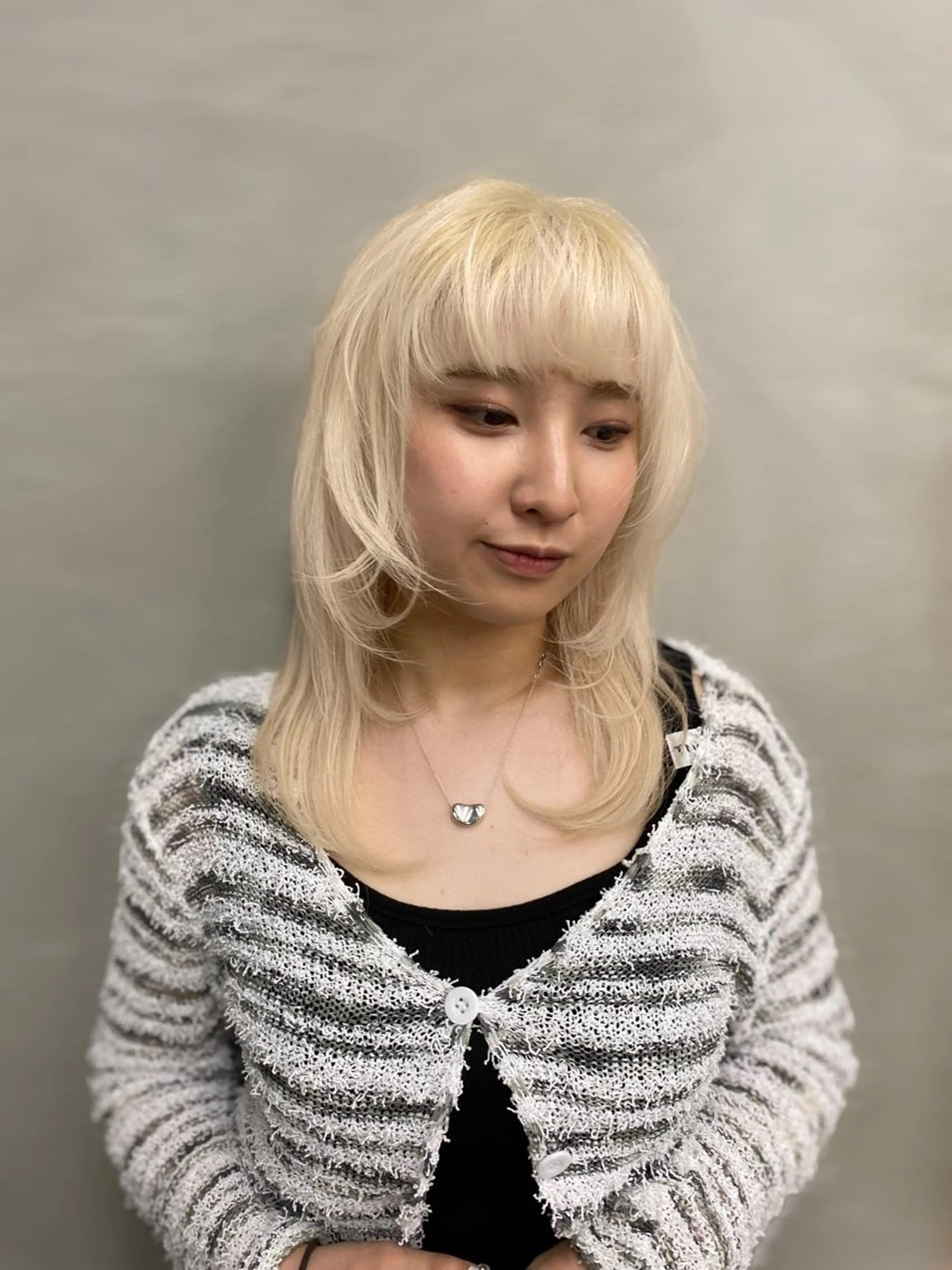 ミディアム カラー ヘアアレンジ ヘアカラー お呼ばれヘアアレンジ mina🌷のヘアスタイル