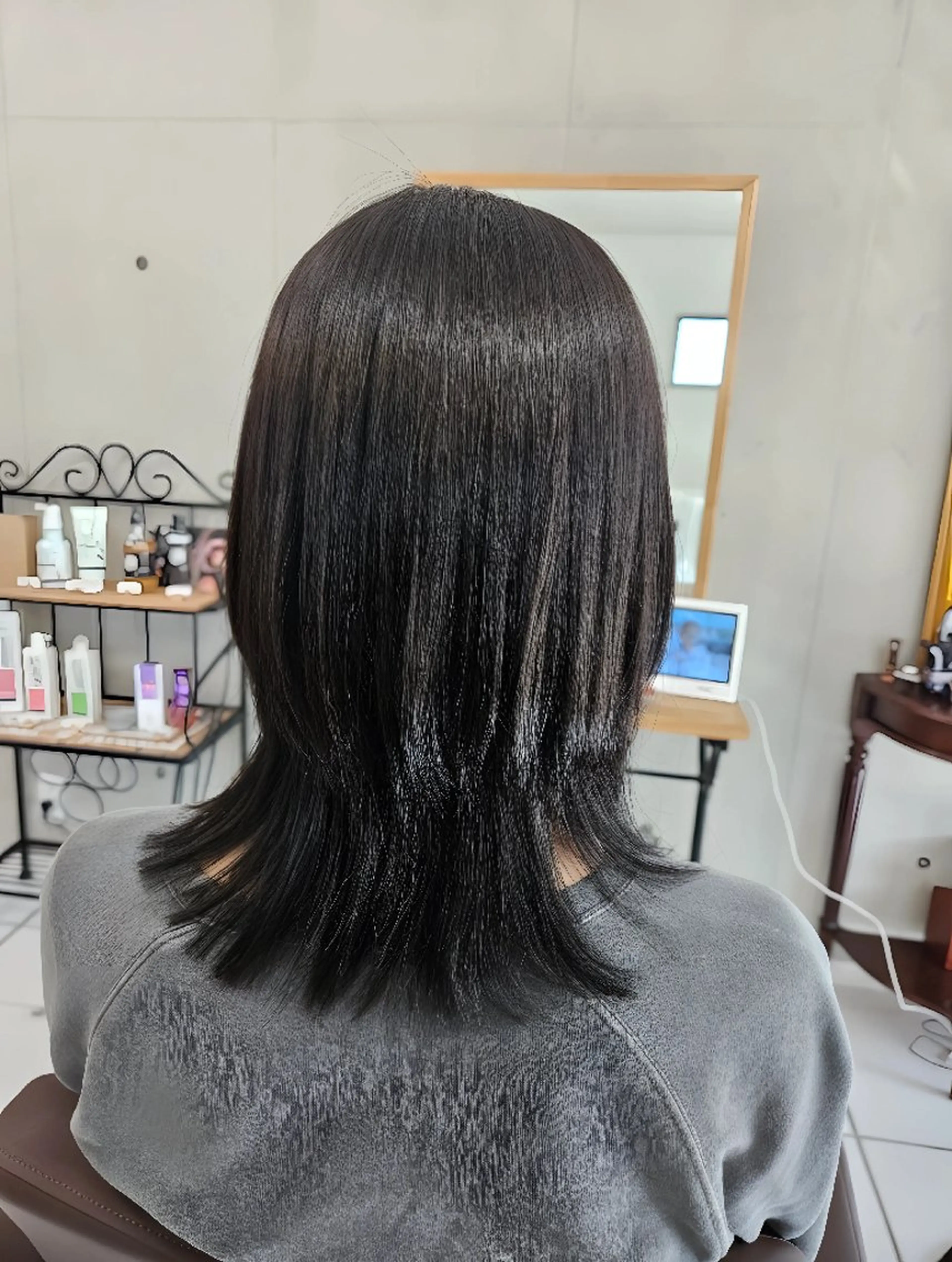 ミディアム カット 縮毛矯正 ma cherie 三浦直美のヘアスタイル