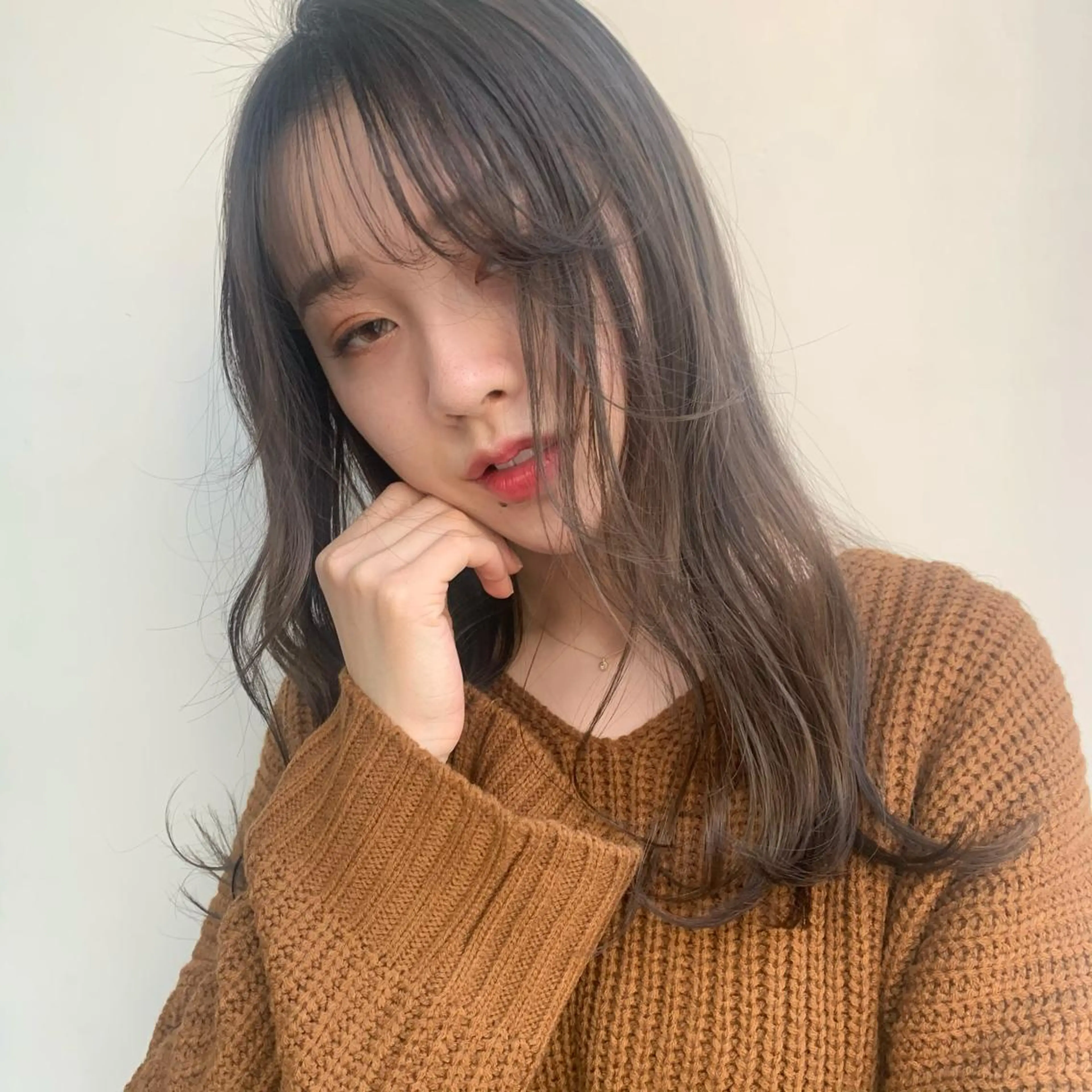 ミディアム ミディアムレイヤー 顔周りカット 天使の羽バング・フェザーバング 韓国風ヘア レイヤーカット カット ヘアカラー トリートメント 顔周りカット/アレン ジ/カラー小野寺紗良のヘアスタイル