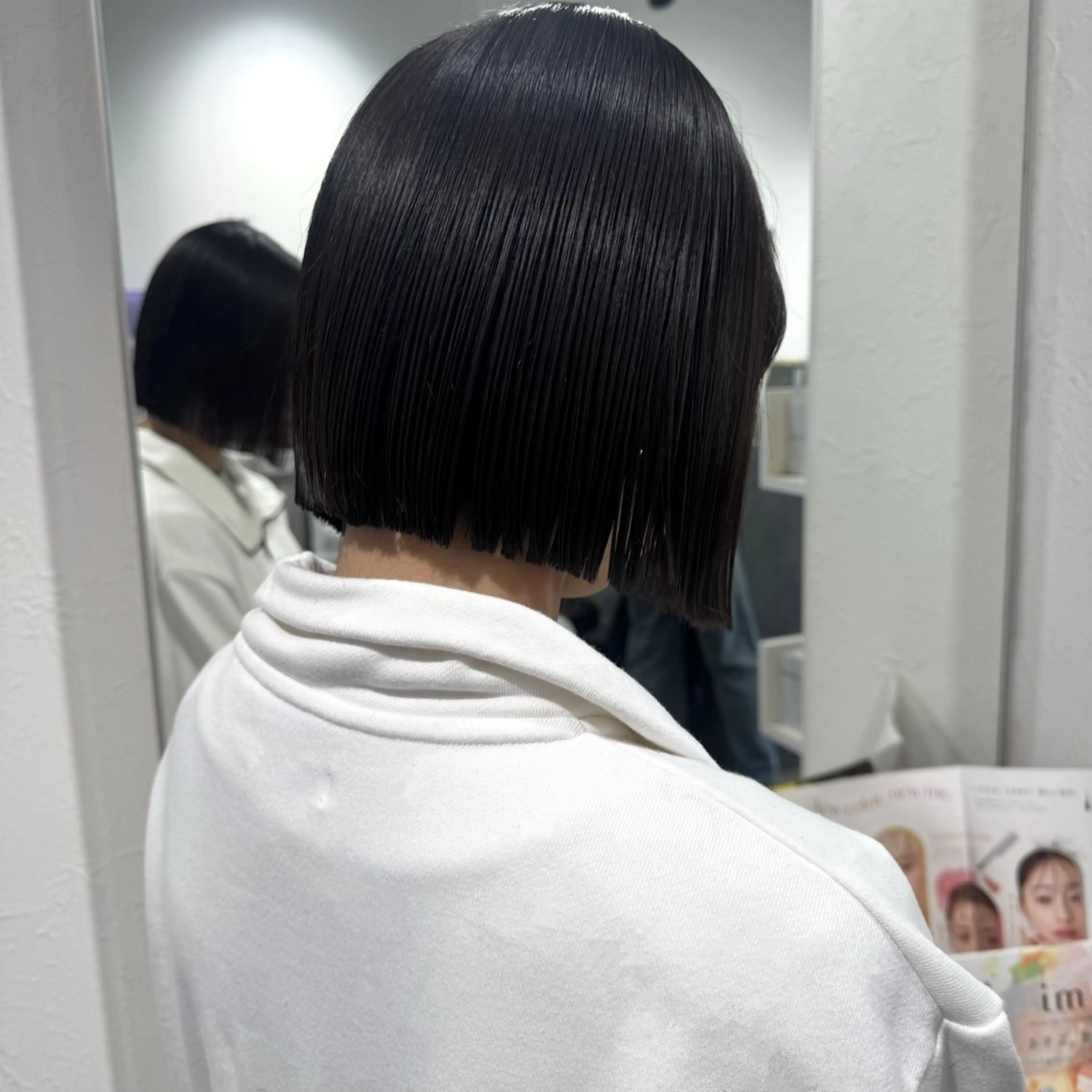 ショート 切りっぱなしボブ ボブ 縮毛矯正/暗めカラー AYANO 💗🪽のヘアスタイル