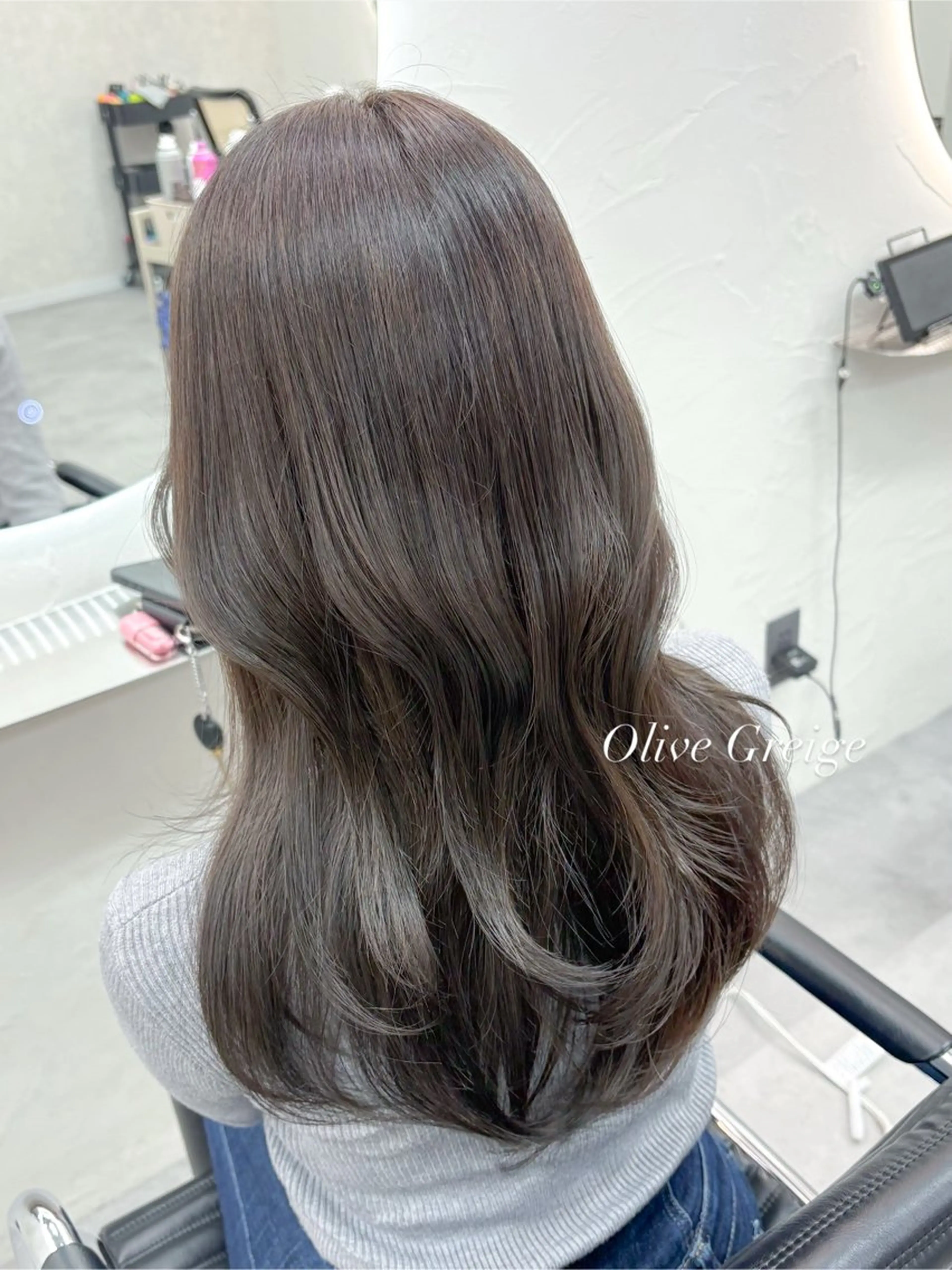 カラー グレージュ オリーブグレージュ オリーブグレー Hz/ヘルツ SHIHOのヘアスタイル