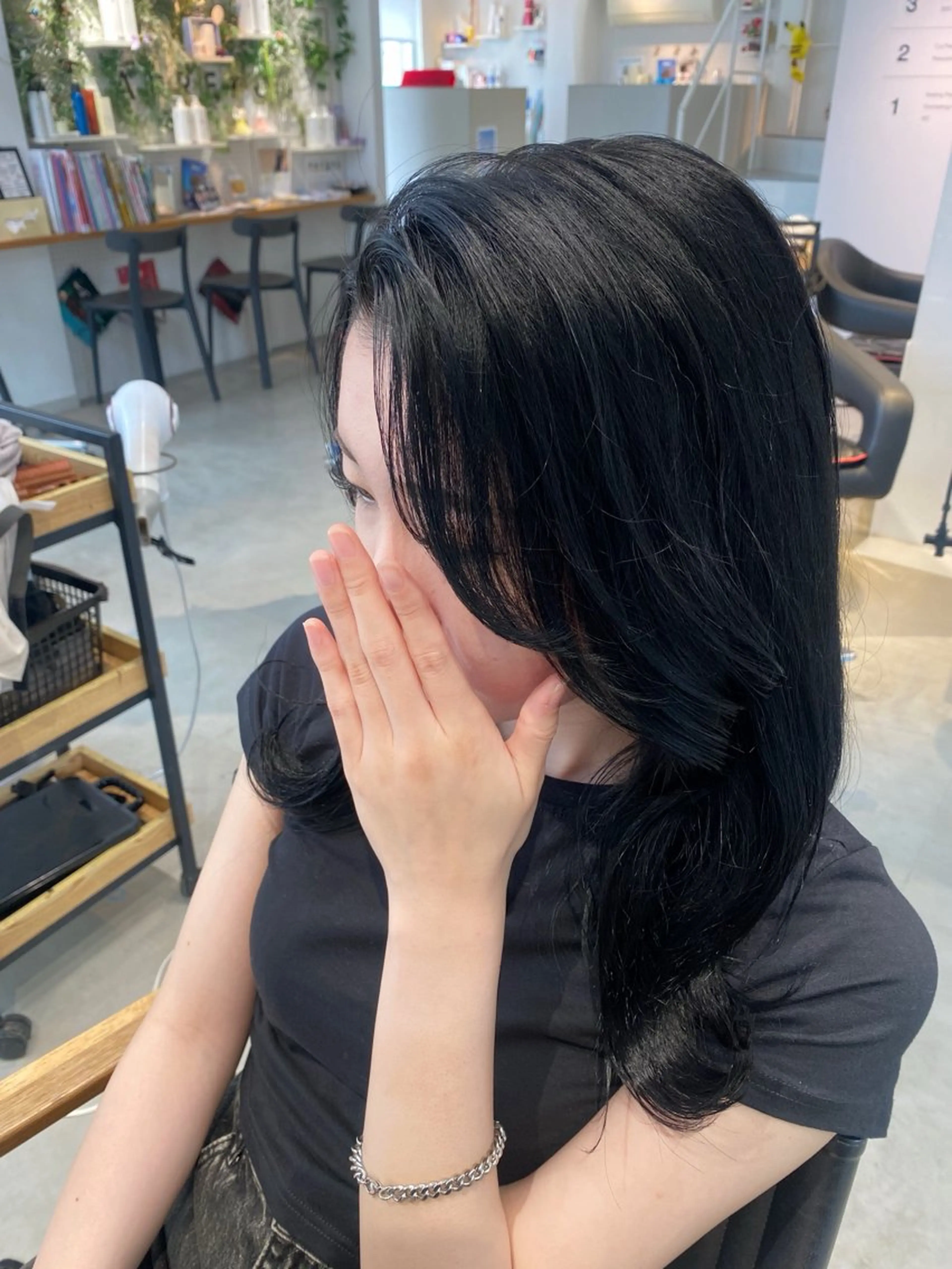 カラー ヘアカラー APREKO AOIのヘアスタイル