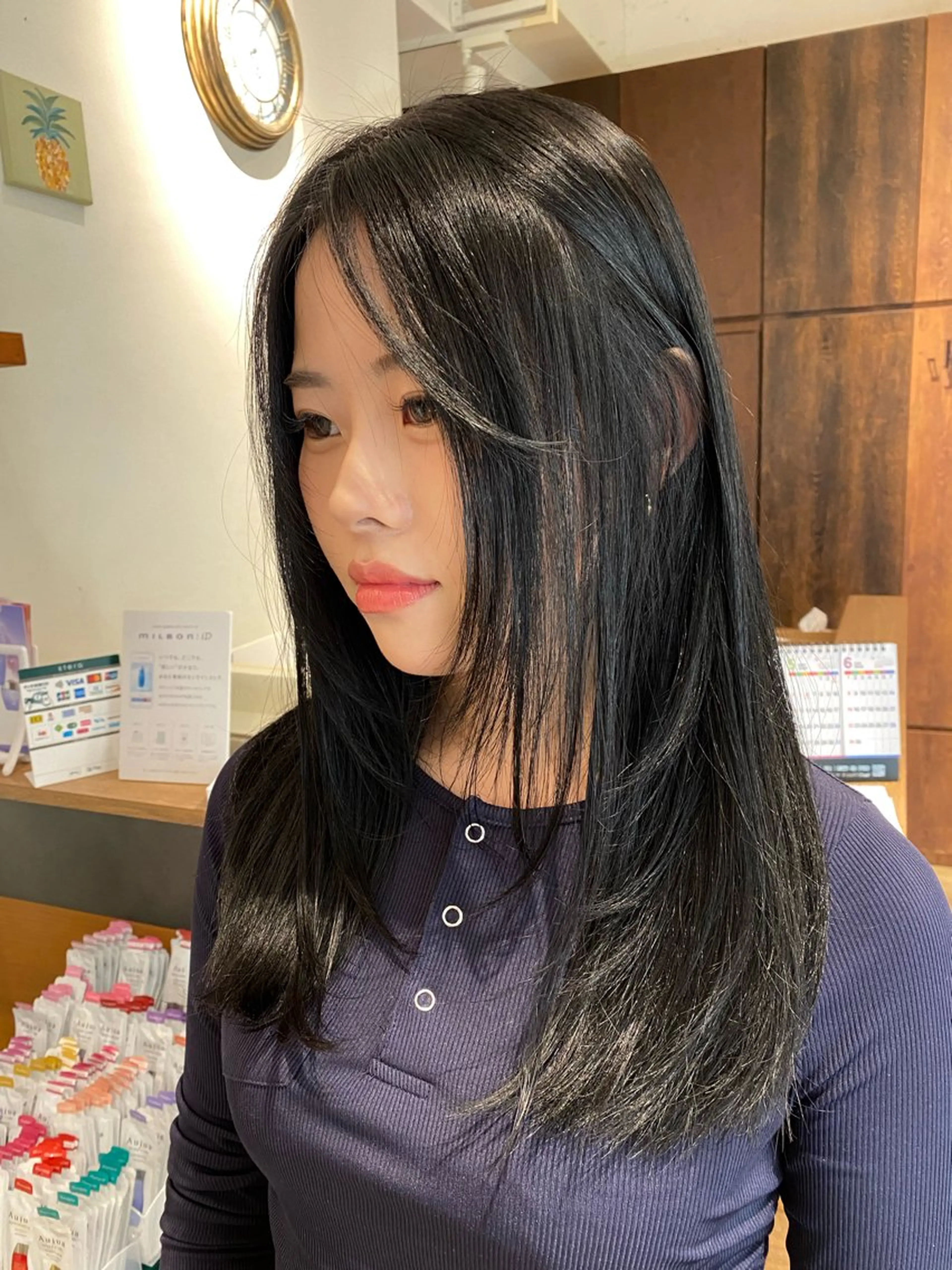 セミロング ヘアカラー ナチュラルヘア🫧 ナナミのヘアスタイル
