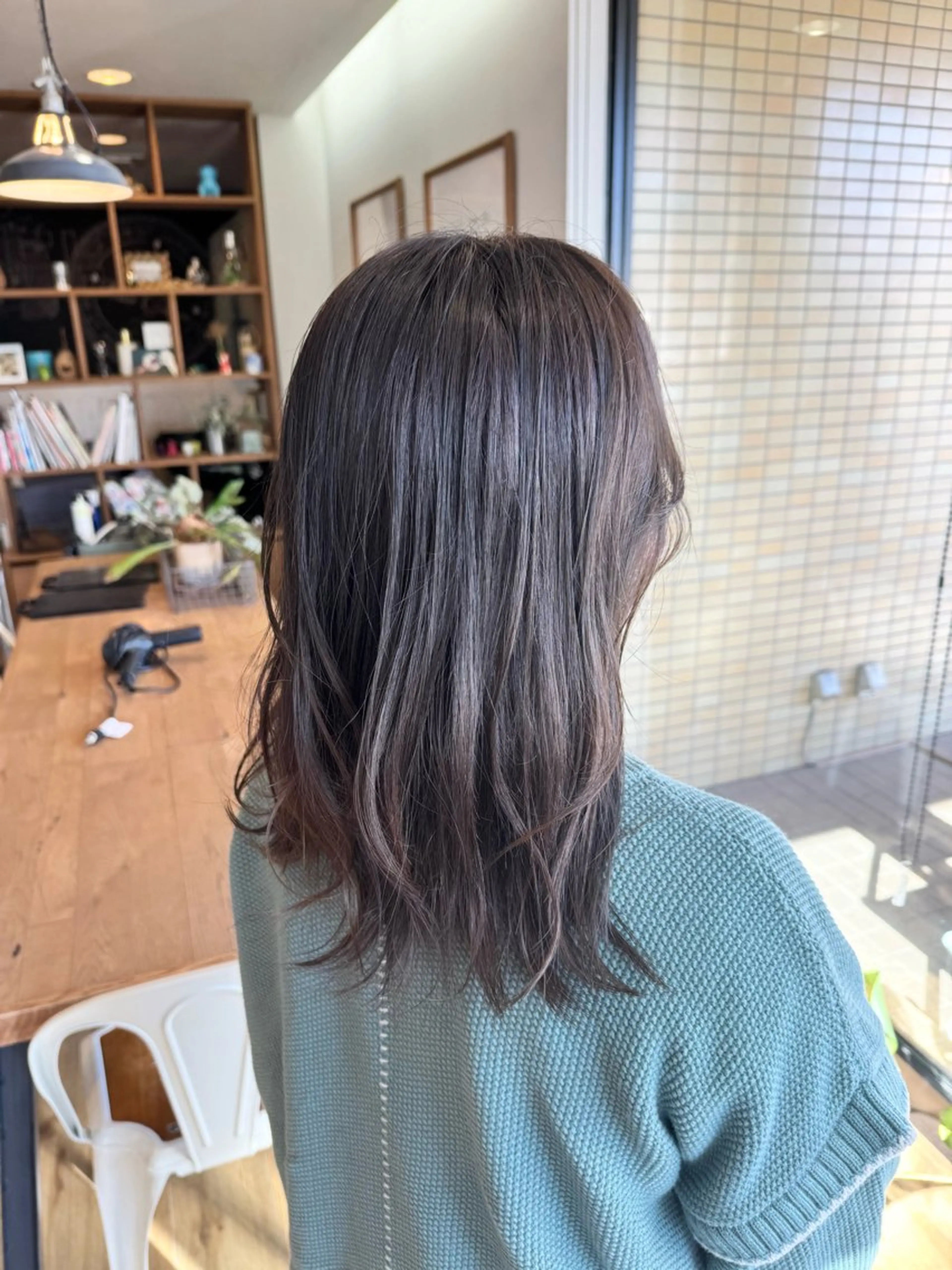 ロング カラー アッシュ ヘアカラー トリートメント ツキダテ ユイのヘアスタイル