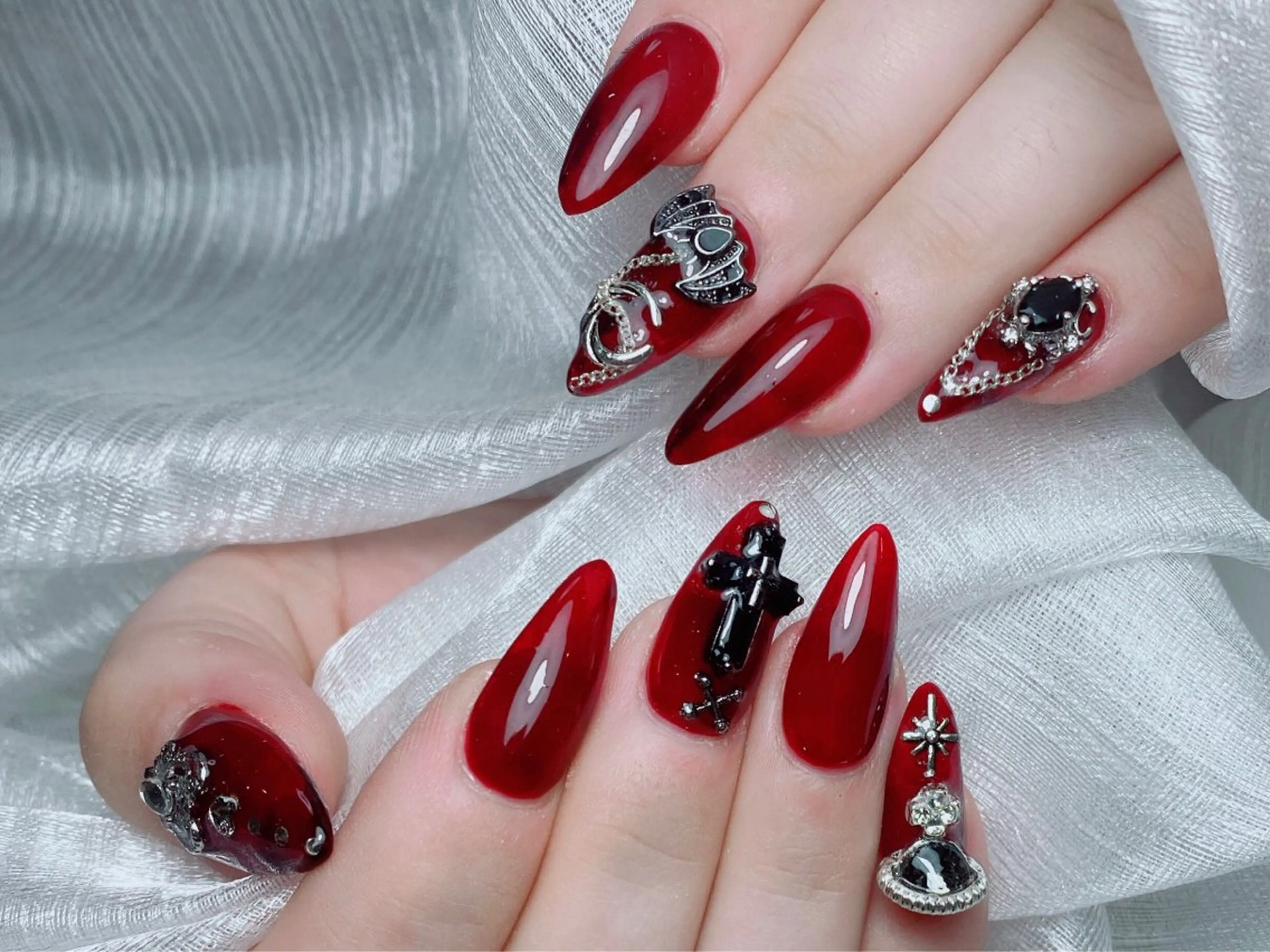 ネイル オーロラネイル チークネイル 長さ出し フットネイル フレンチネイル ハンドネイル ハンドケア NaNa nailのネイルデザイン