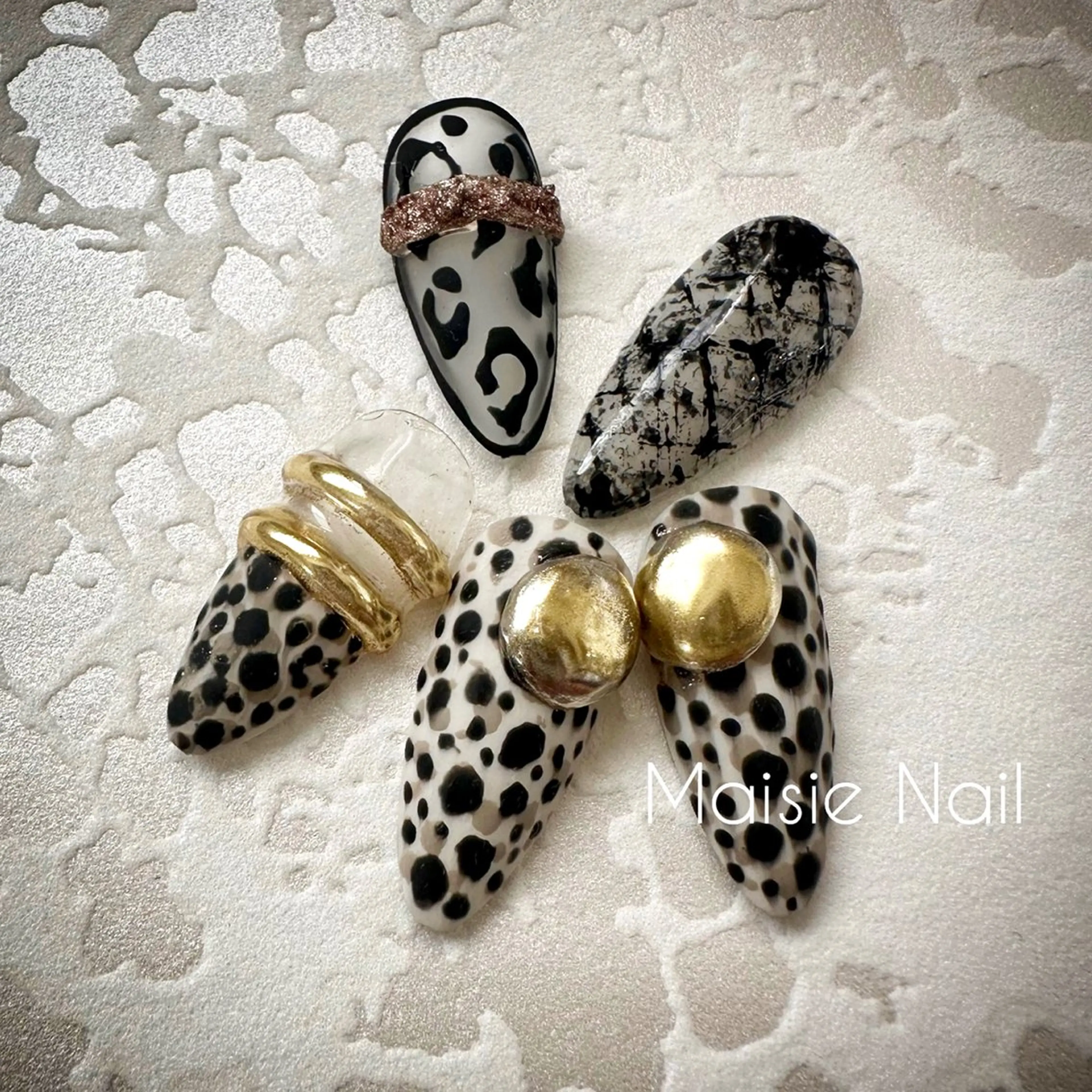 ネイル アニマル柄 Maisie Nailのネイルデザイン