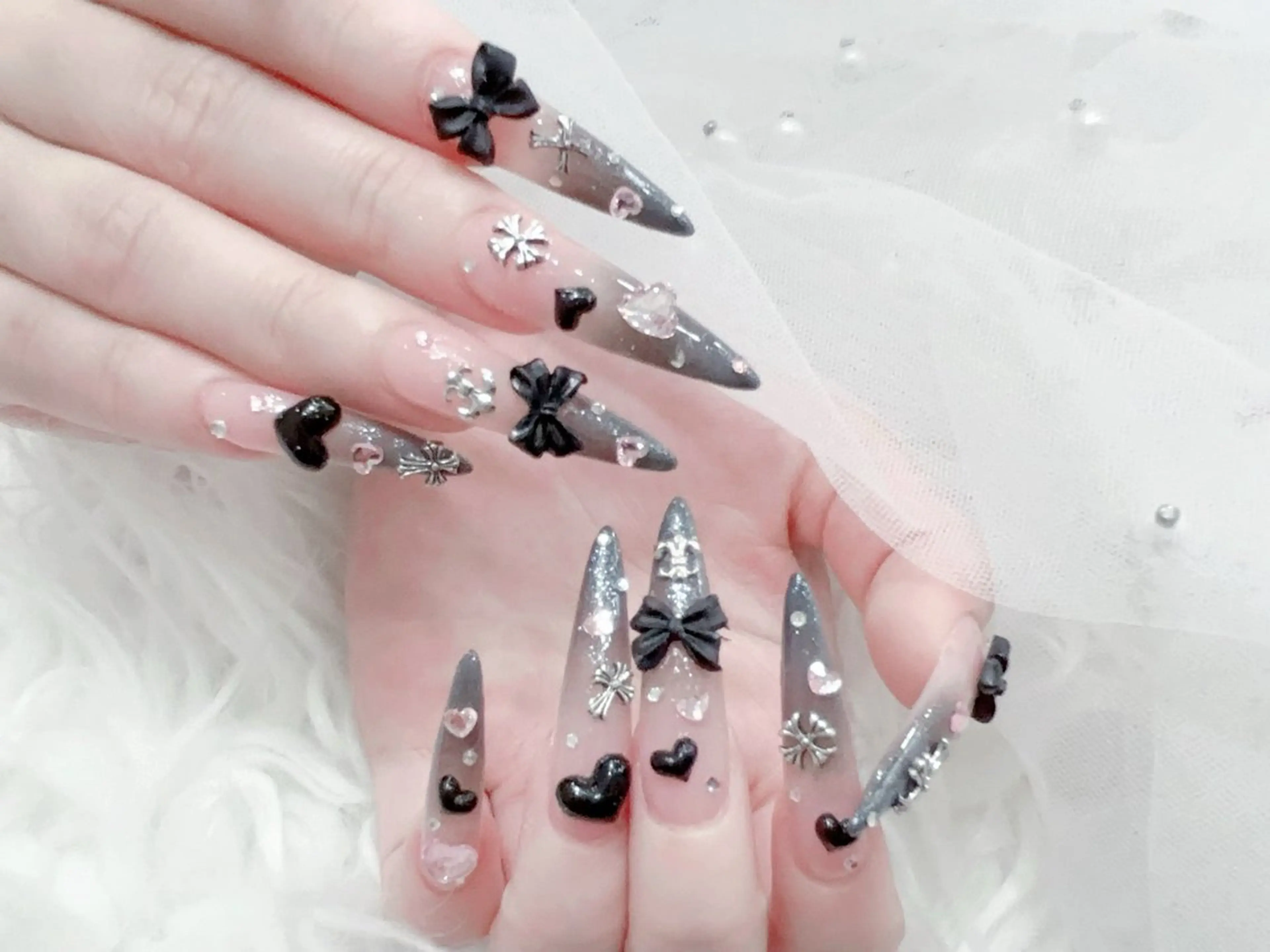 ネイル 成人式 ロングネイル マグネットネイル 大理石ネイル(マーブル) リボン ハンドネイル MoMoA Nail ネイル長さ出し専門店のネイルデザイン