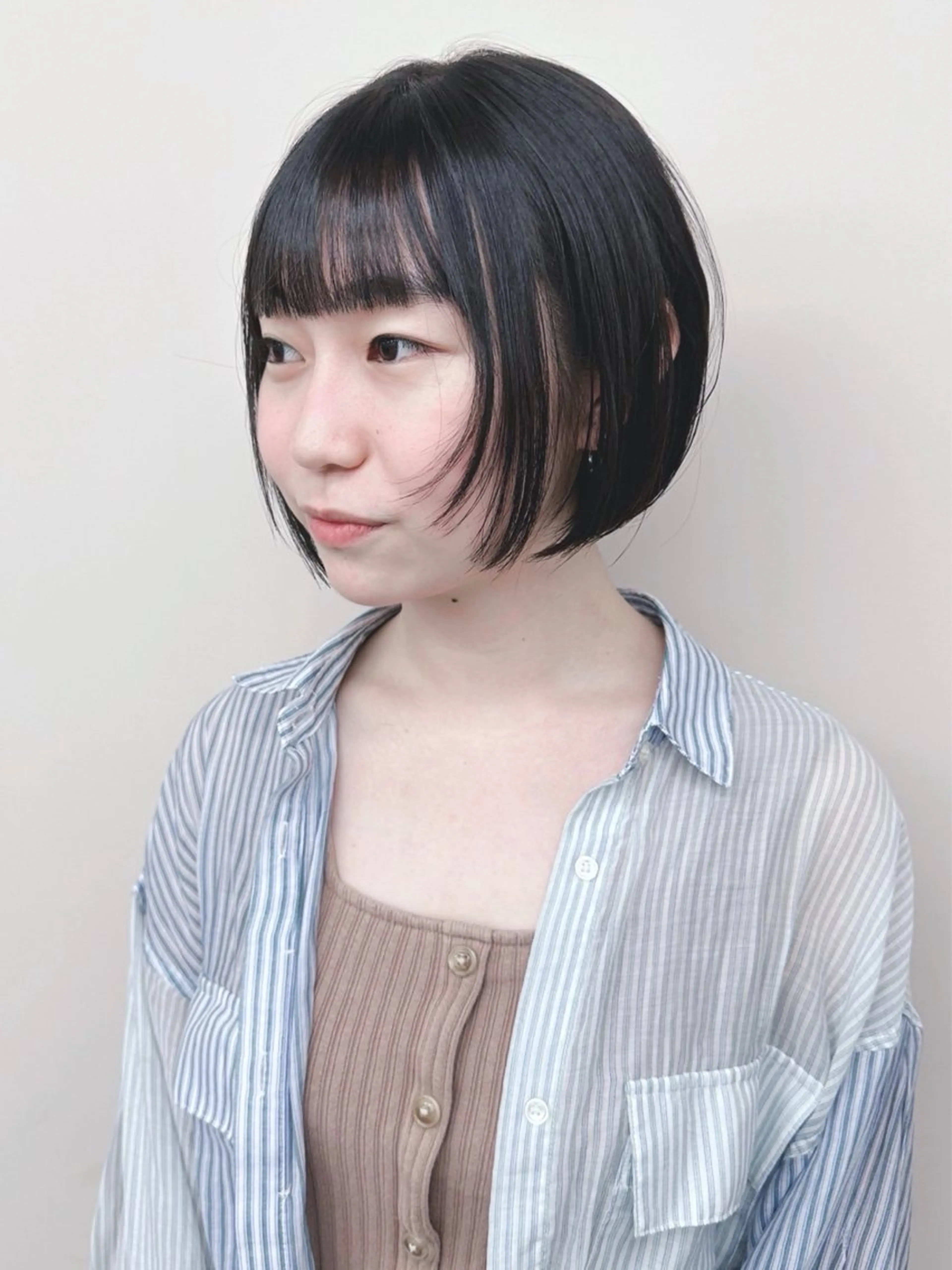 ショート とうい/パーマボブ/ くせ毛/丸みボブのヘアスタイル