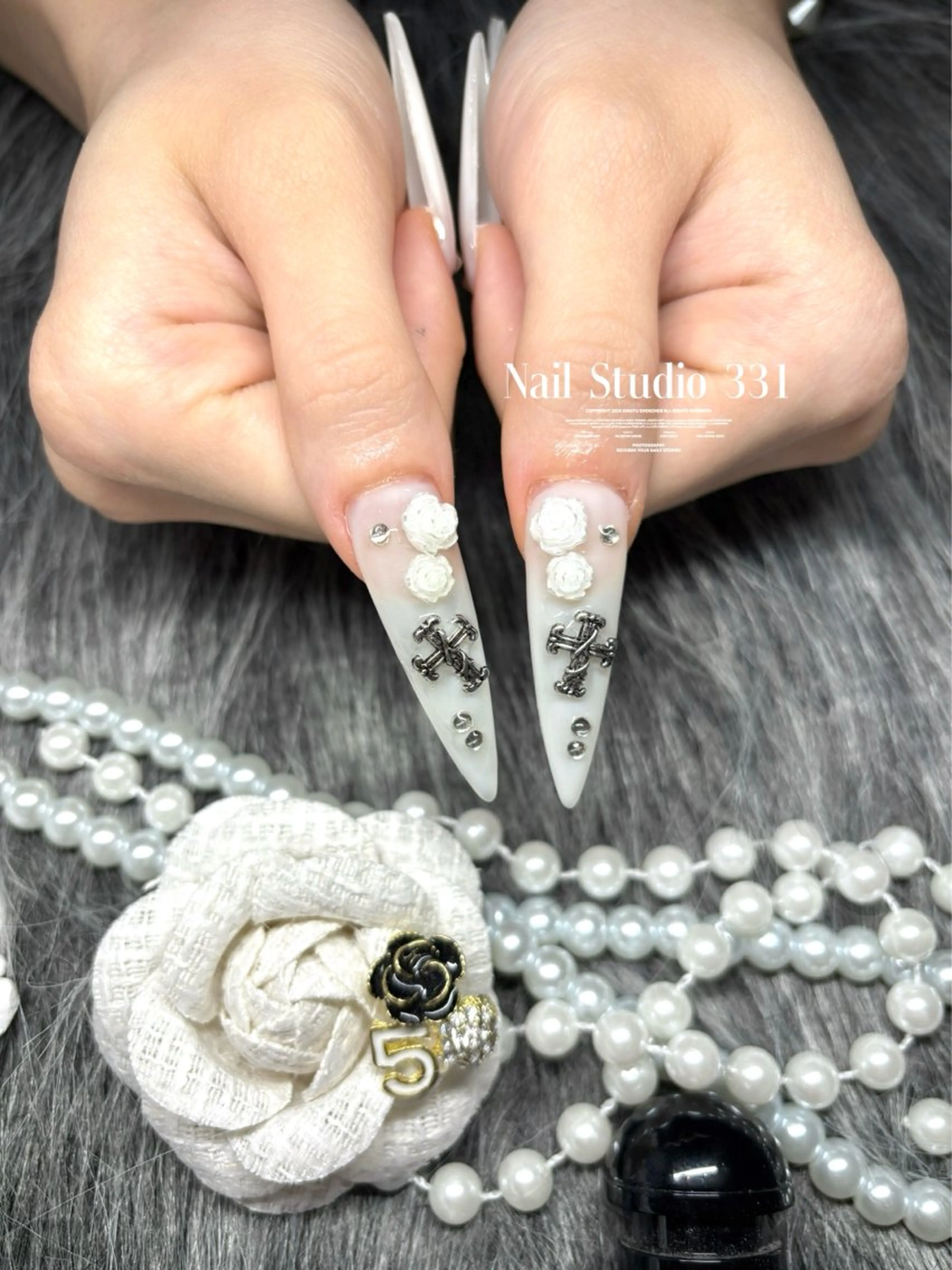 ネイル ロングネイル ワンホンネイル ハンドネイル Nail Studio 331のネイルデザイン