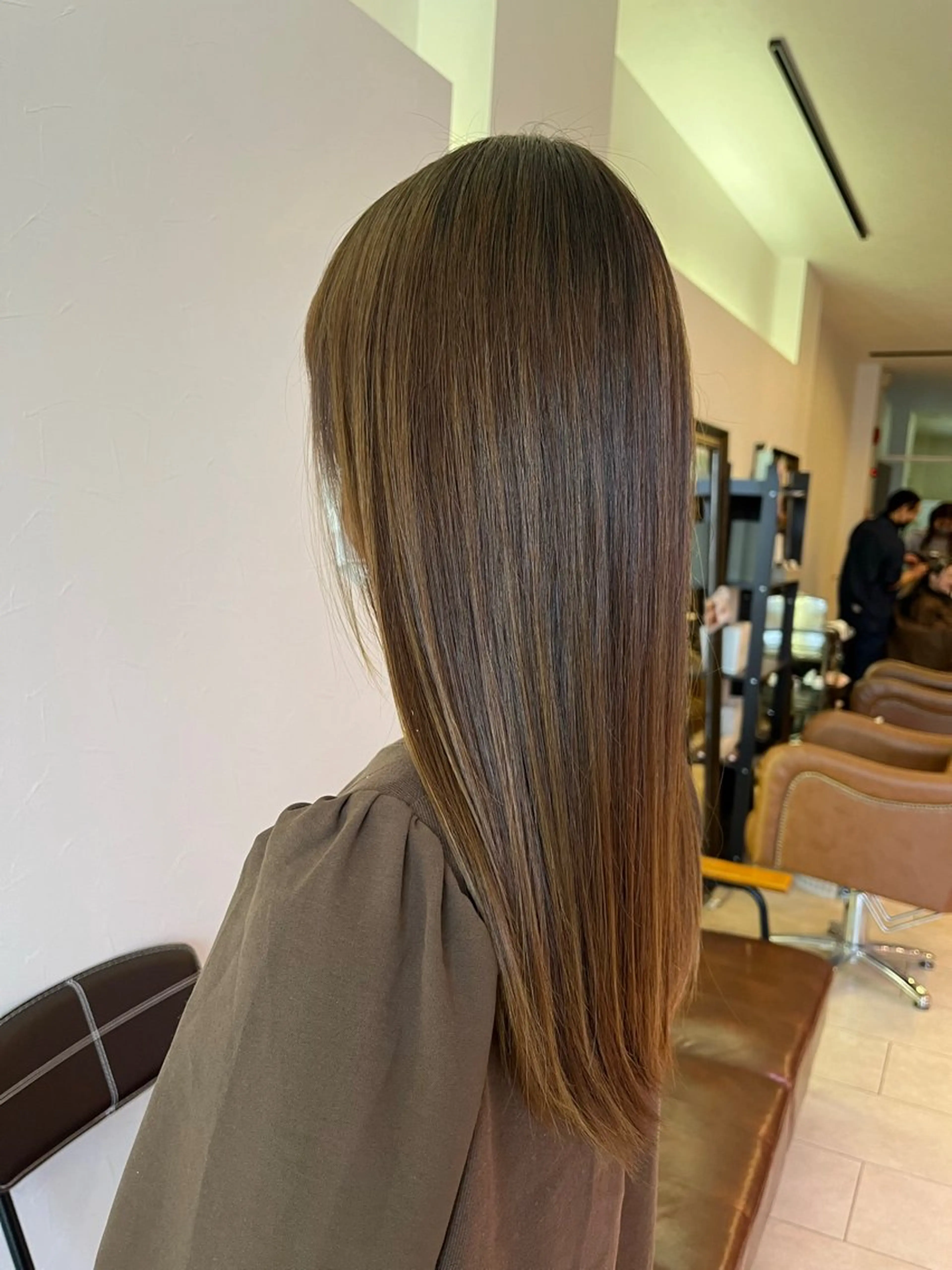カラー 泉川 みかのヘアスタイル