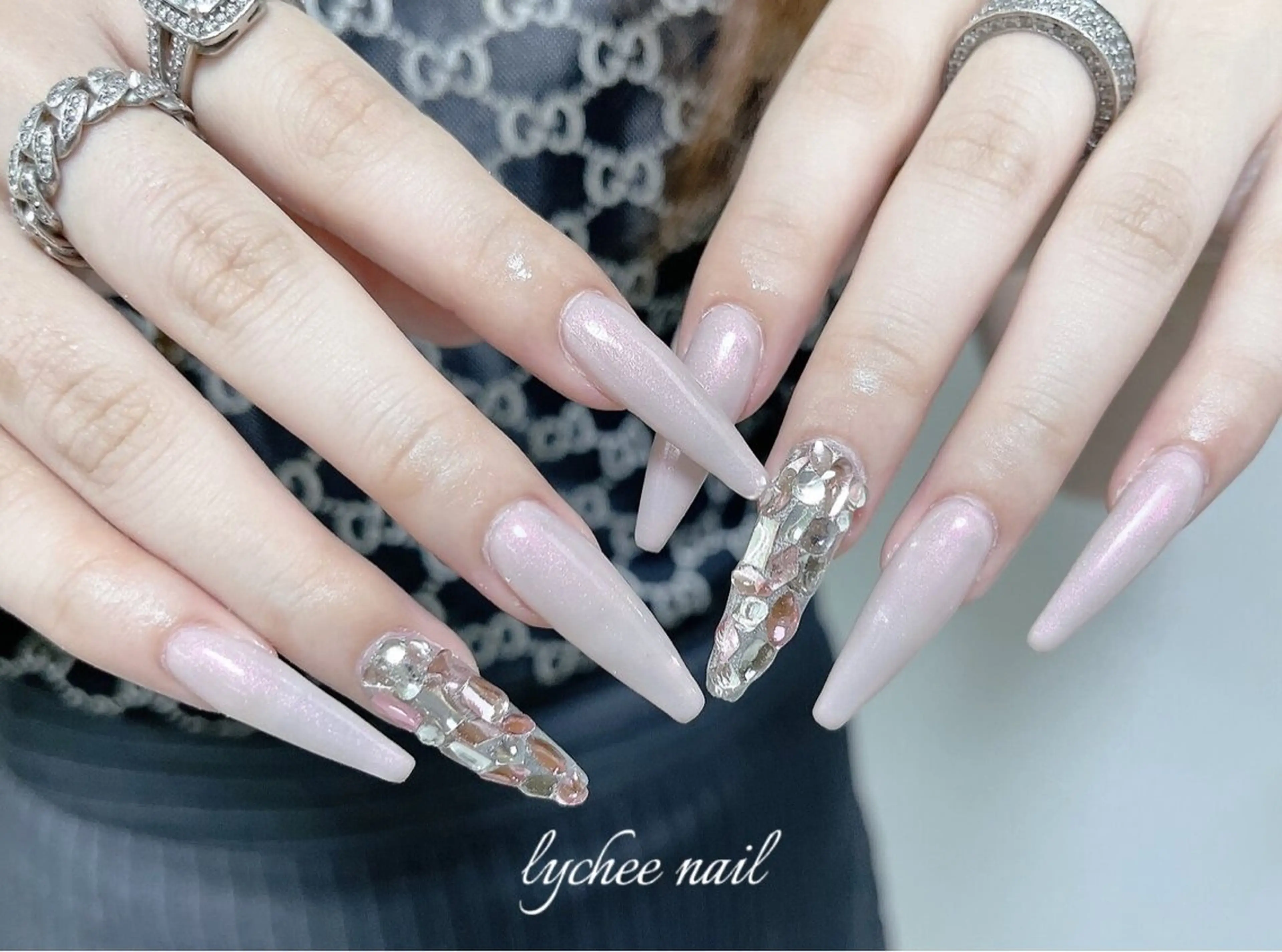 ネイル ジェルネイル ガーリー 持ち込み ニュアンスネイル パラジェル Lychee nail salon所属・🍒Lychee ✨のネイルデザイン