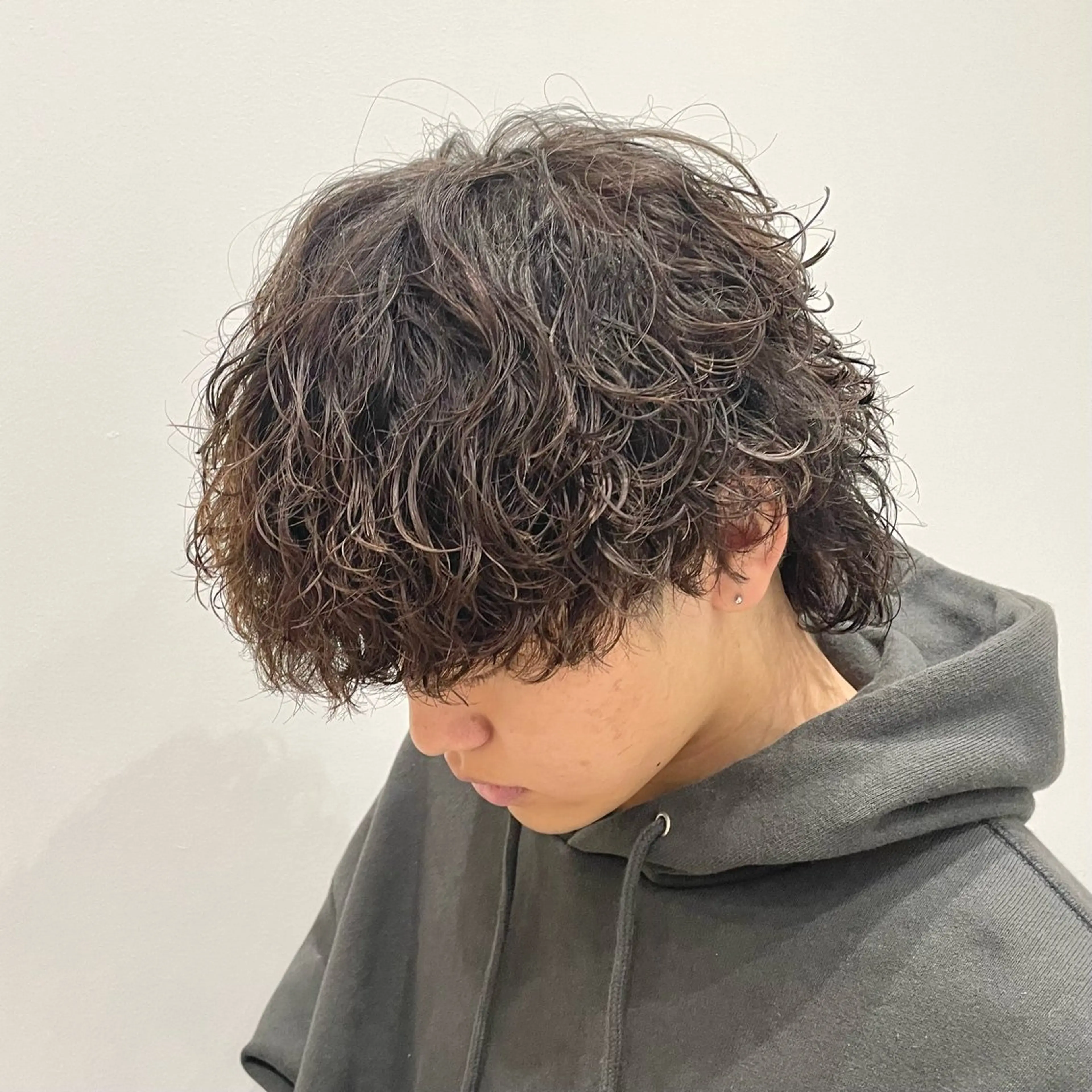 パーマ 🔥縦落ちツイスパ 🔥鈴木健紀のヘアスタイル