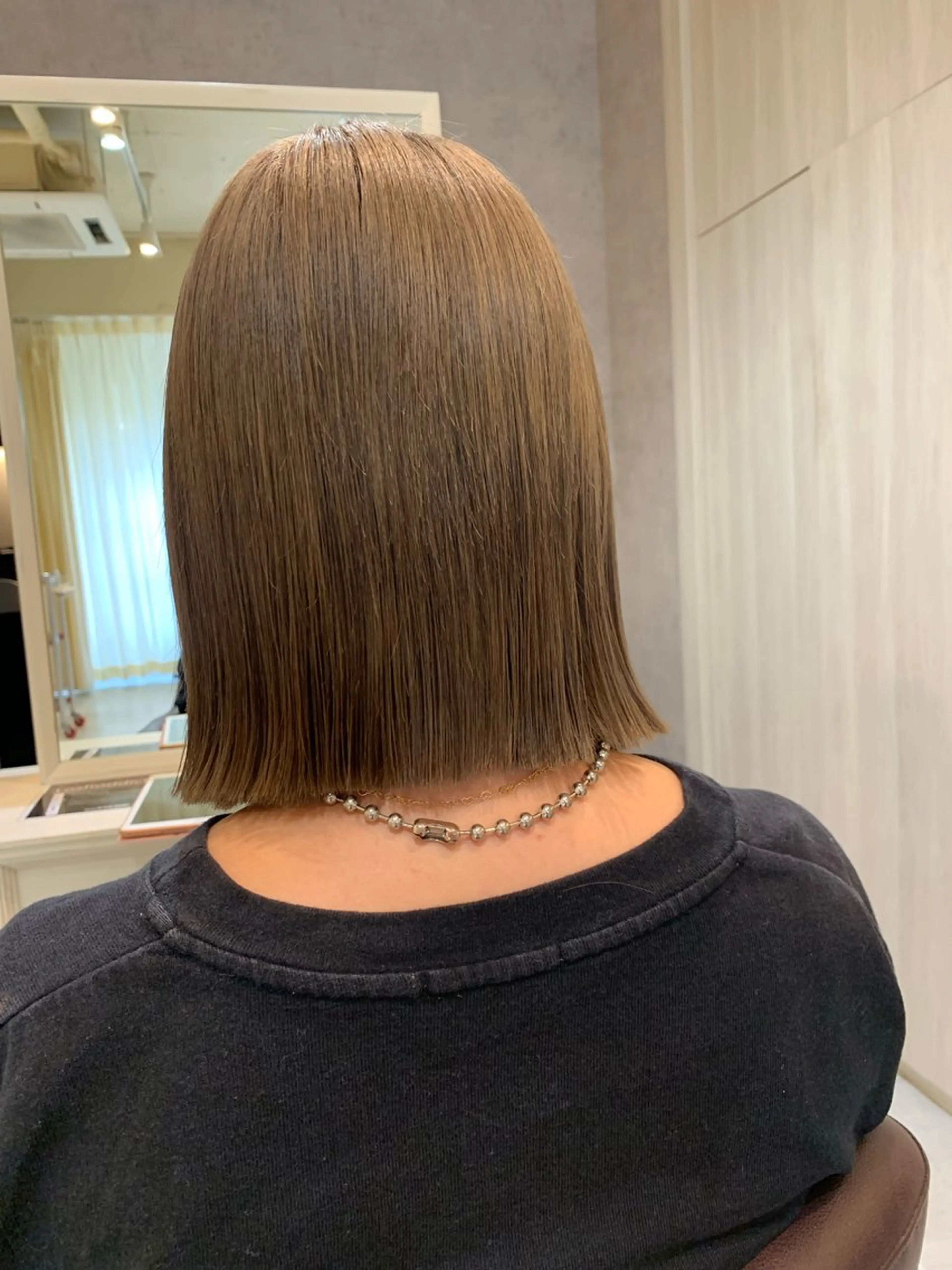 ミディアム カラー 切りっぱなしボブ ベージュカラー グレージュ ボブ ヘアカラー トリートメント mulum hair dressing salon所属・yuuki🌷名古屋 栄　ボブ/カラーのヘアスタイル