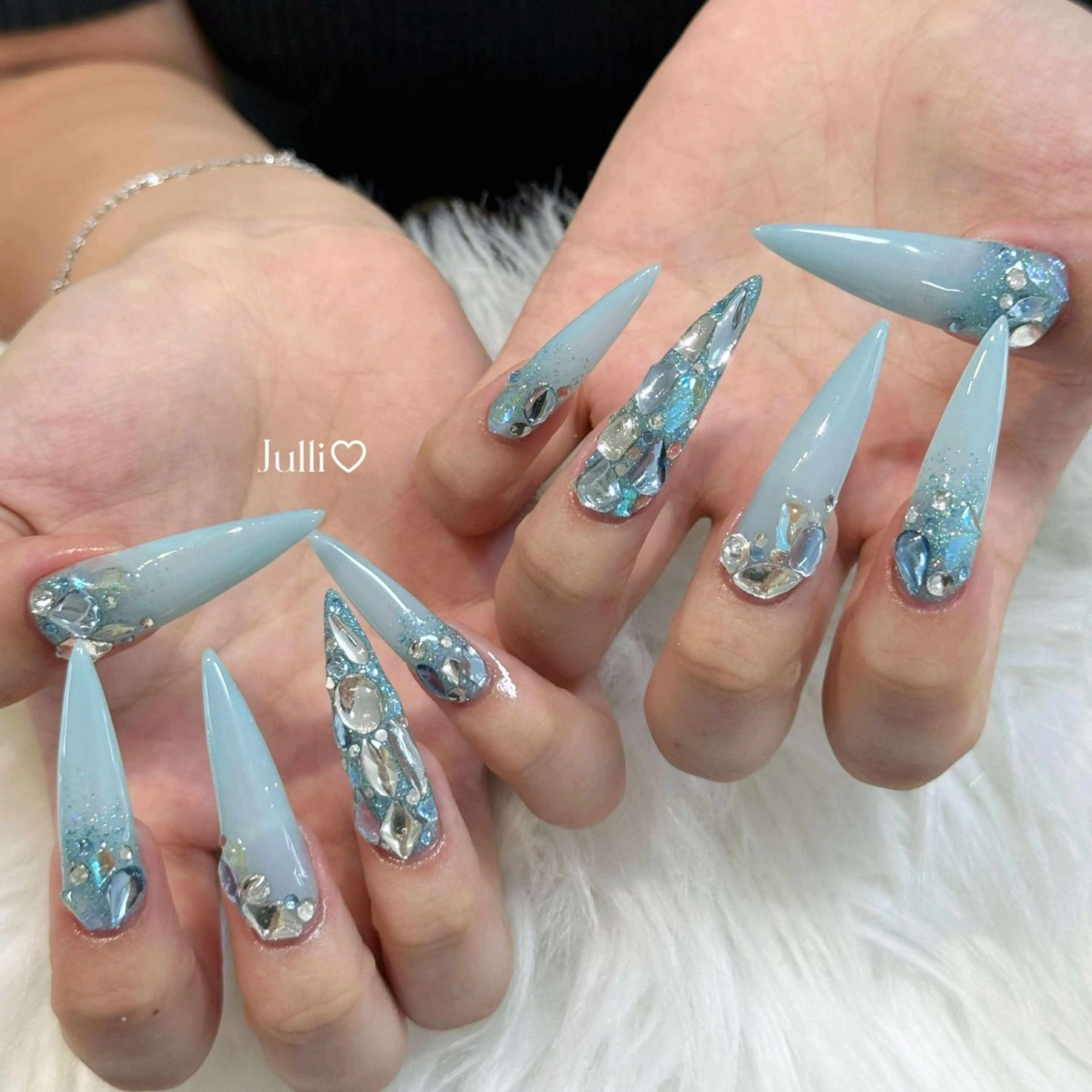 ネイル フレンチネイル ジェルネイル キラキラネイル 韓国ネイル マグネットネイル ハンドネイル Julli nail studio所属・Julli NailStudioのネイルデザイン