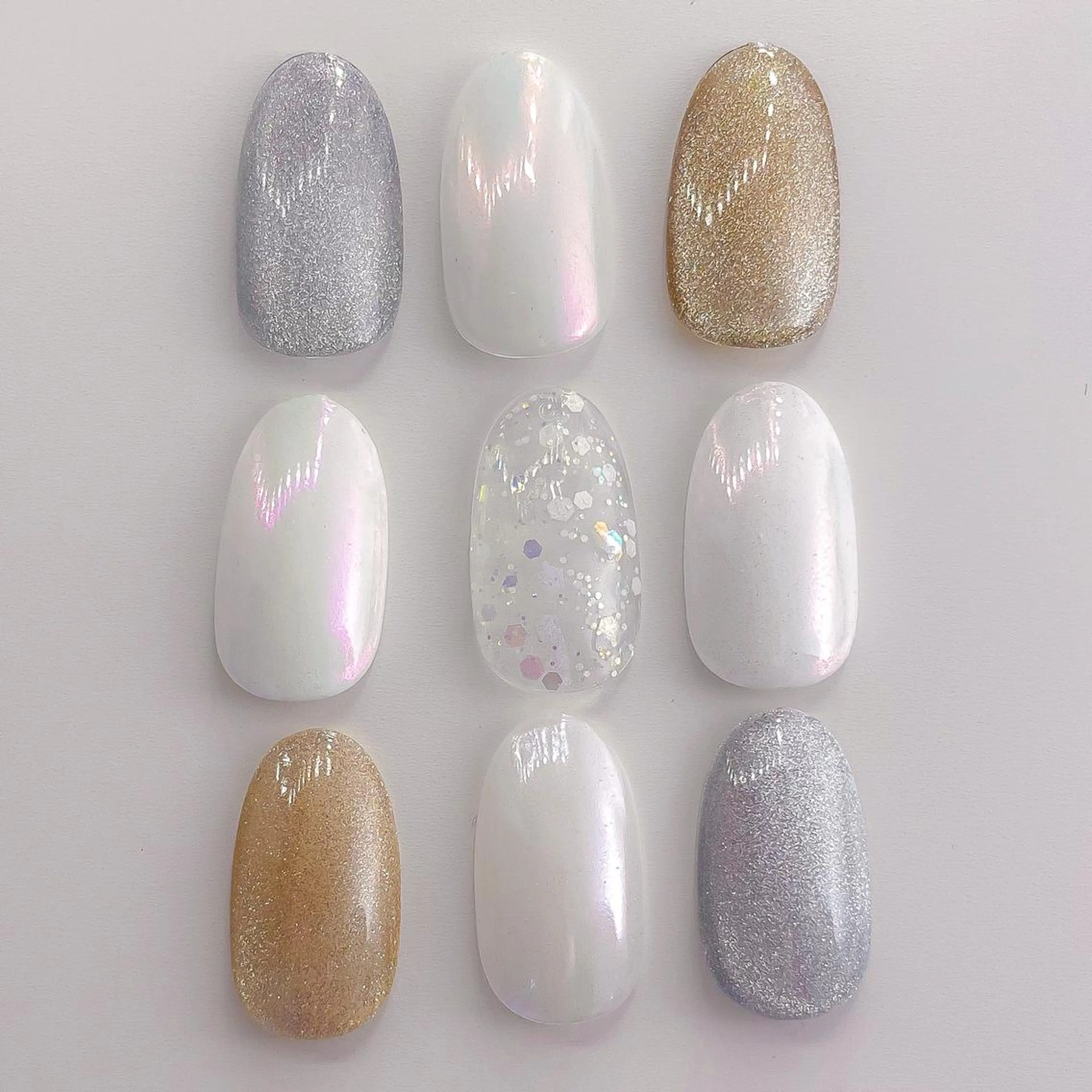 ネイル ゴールド ミラーネイル シルバー ホワイト ハンドネイル mew mew kotomiのネイルデザイン