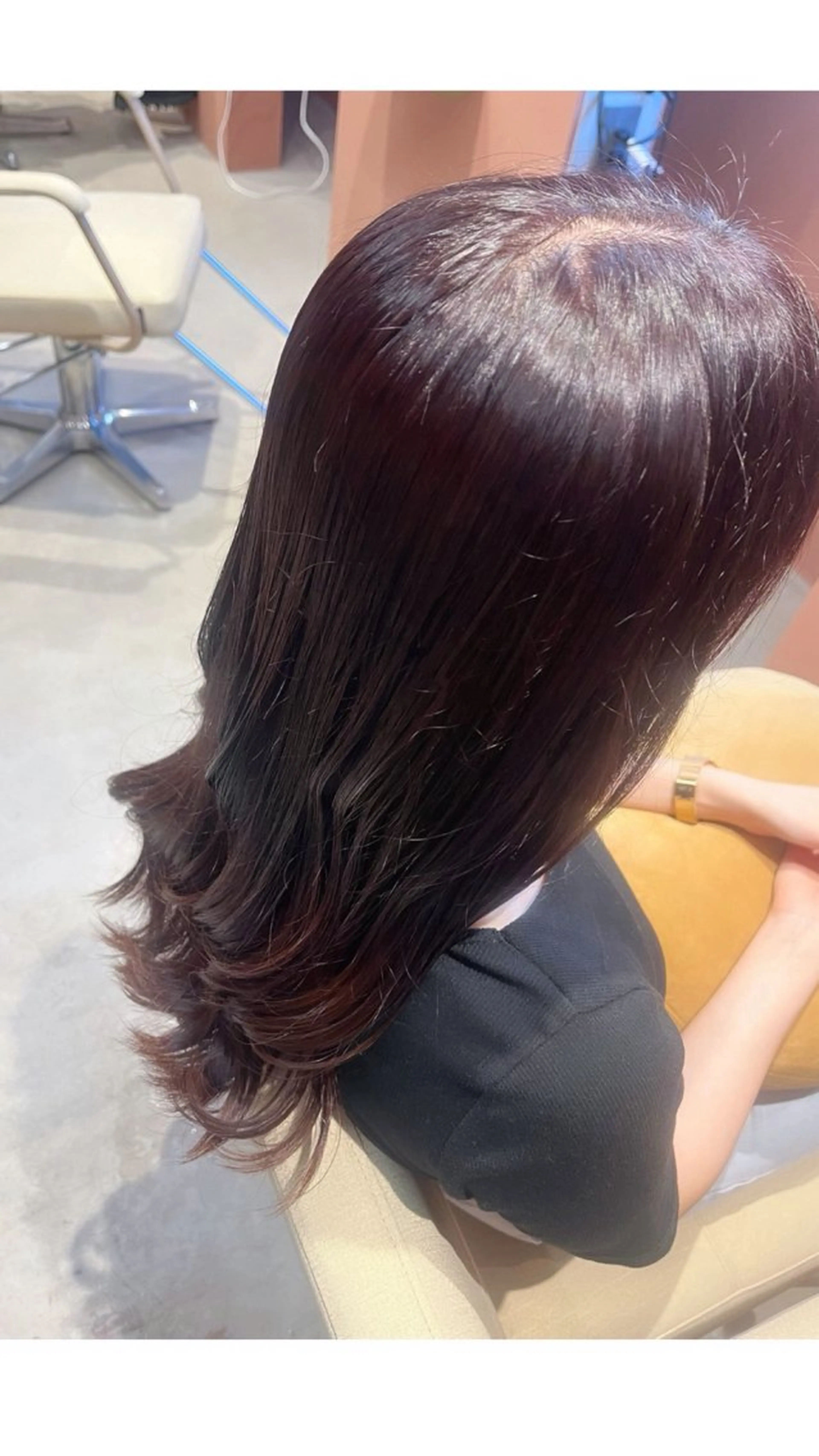 ロング カラー 佐藤 美羽のヘアスタイル