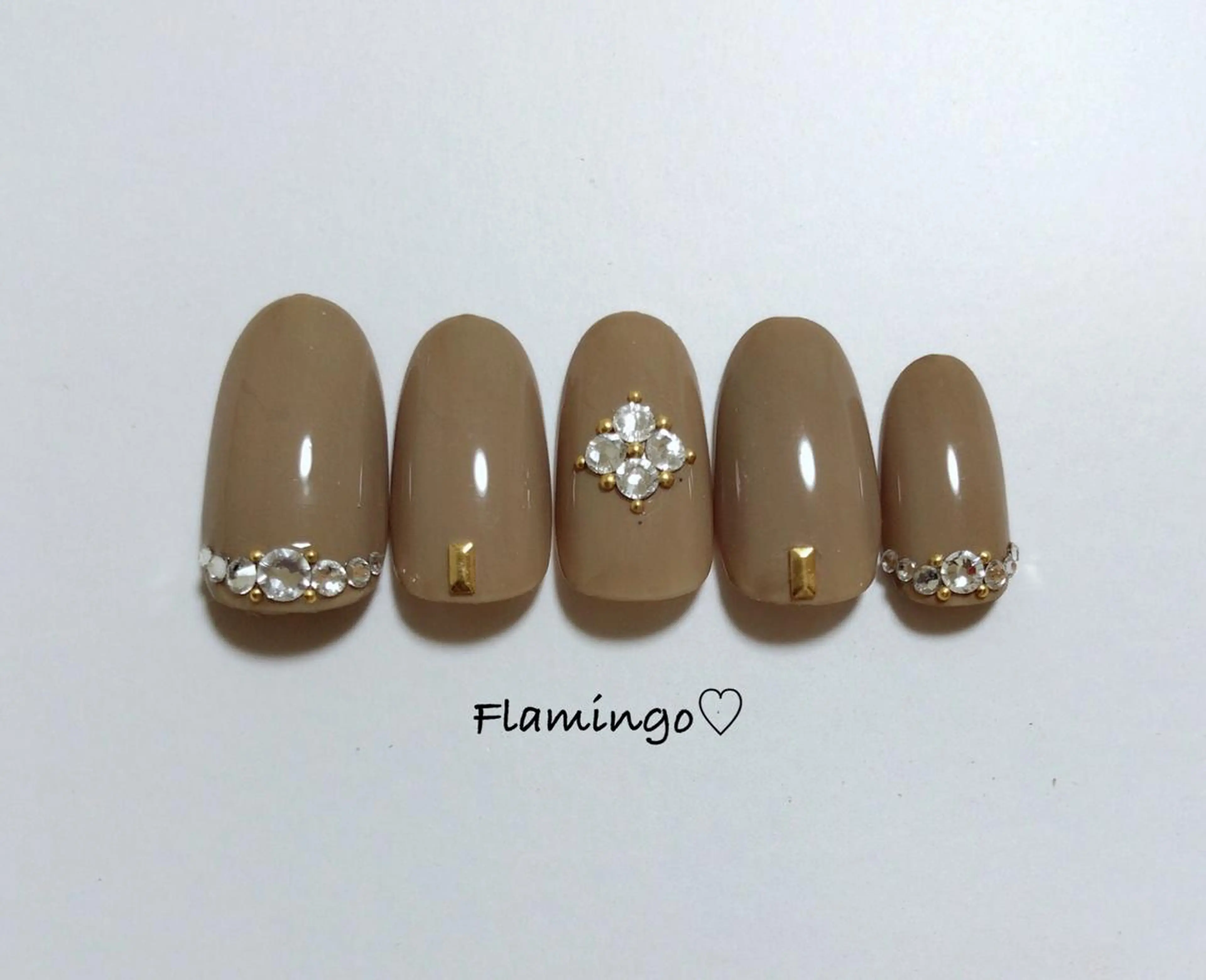 ネイル アートネイル ジェルネイル キラキラネイル オフィスネイル ワンカラーネイル 40代からの爪を守る ×ケア重視サロン♡のネイルデザイン