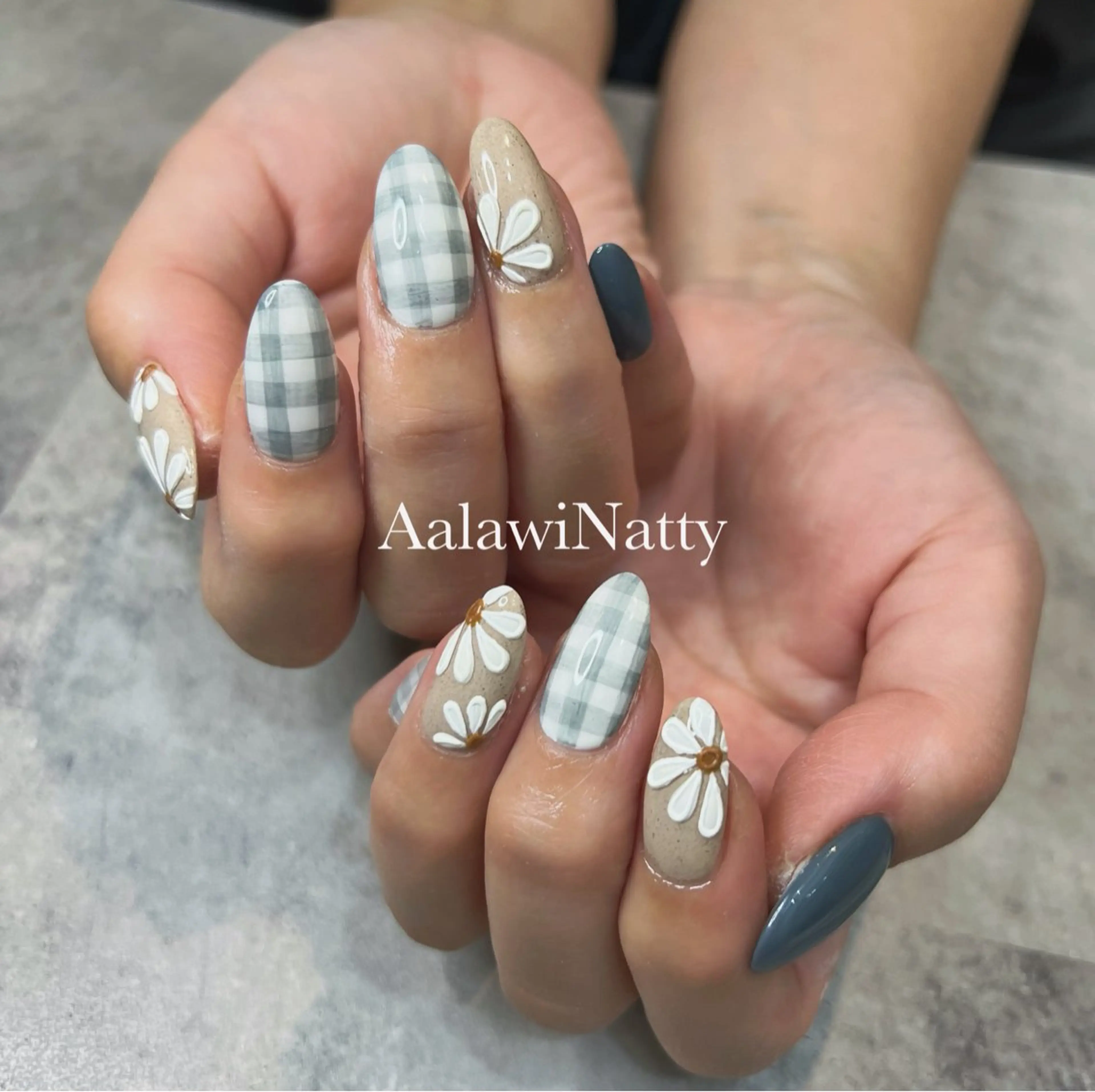 ネイル ガーリー Aala wi Natty  nail所属・AMANO AKIHOのネイルデザイン