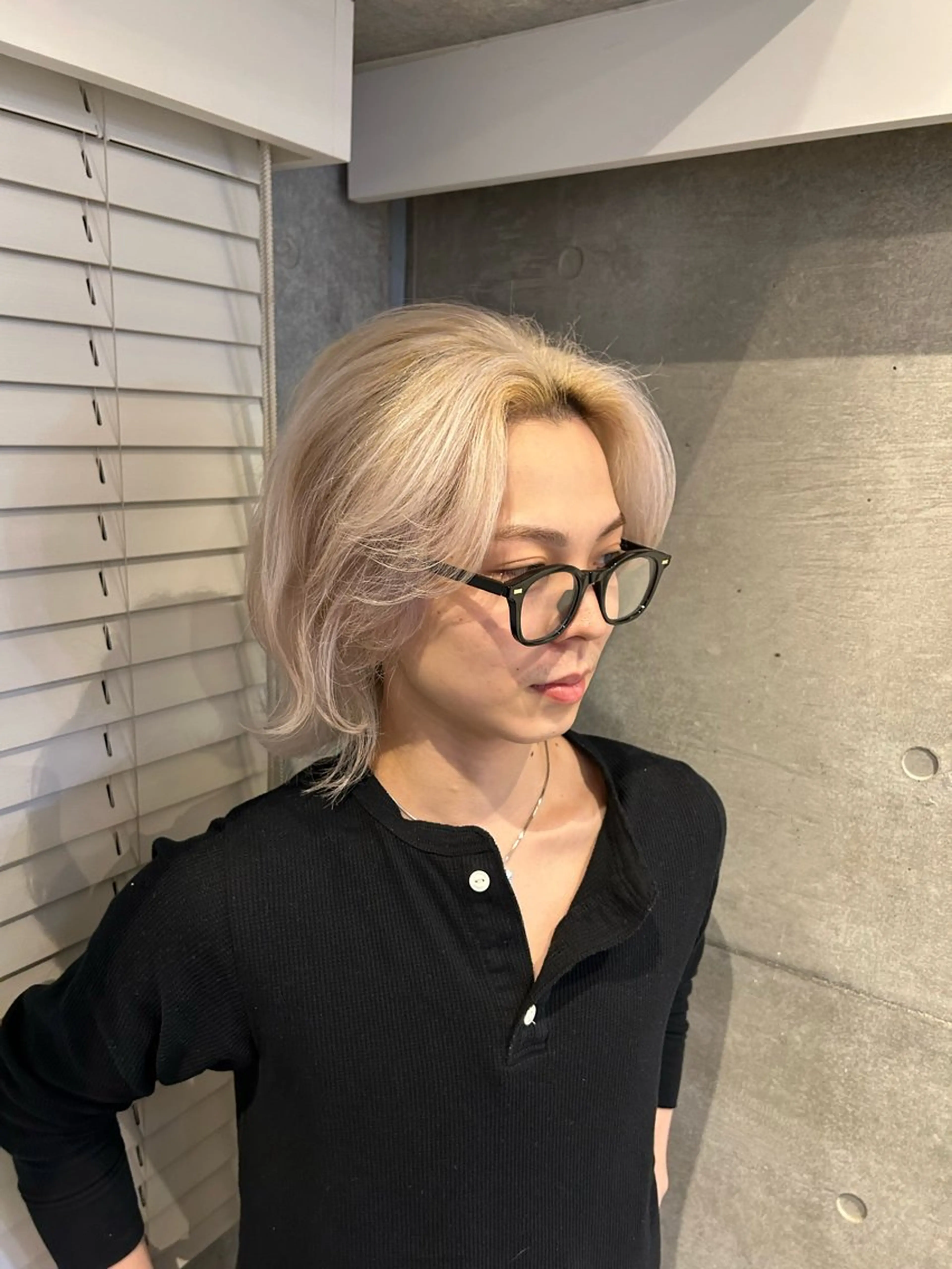 ショート カラー ブリーチ 抜きっぱなしブロンド ブロンド ケアブリーチ デザインカラー ヘアカラー トリートメント ブリーチ⌇﻿ベージュ ハイトーン⌇﻿ヒロトのヘアスタイル