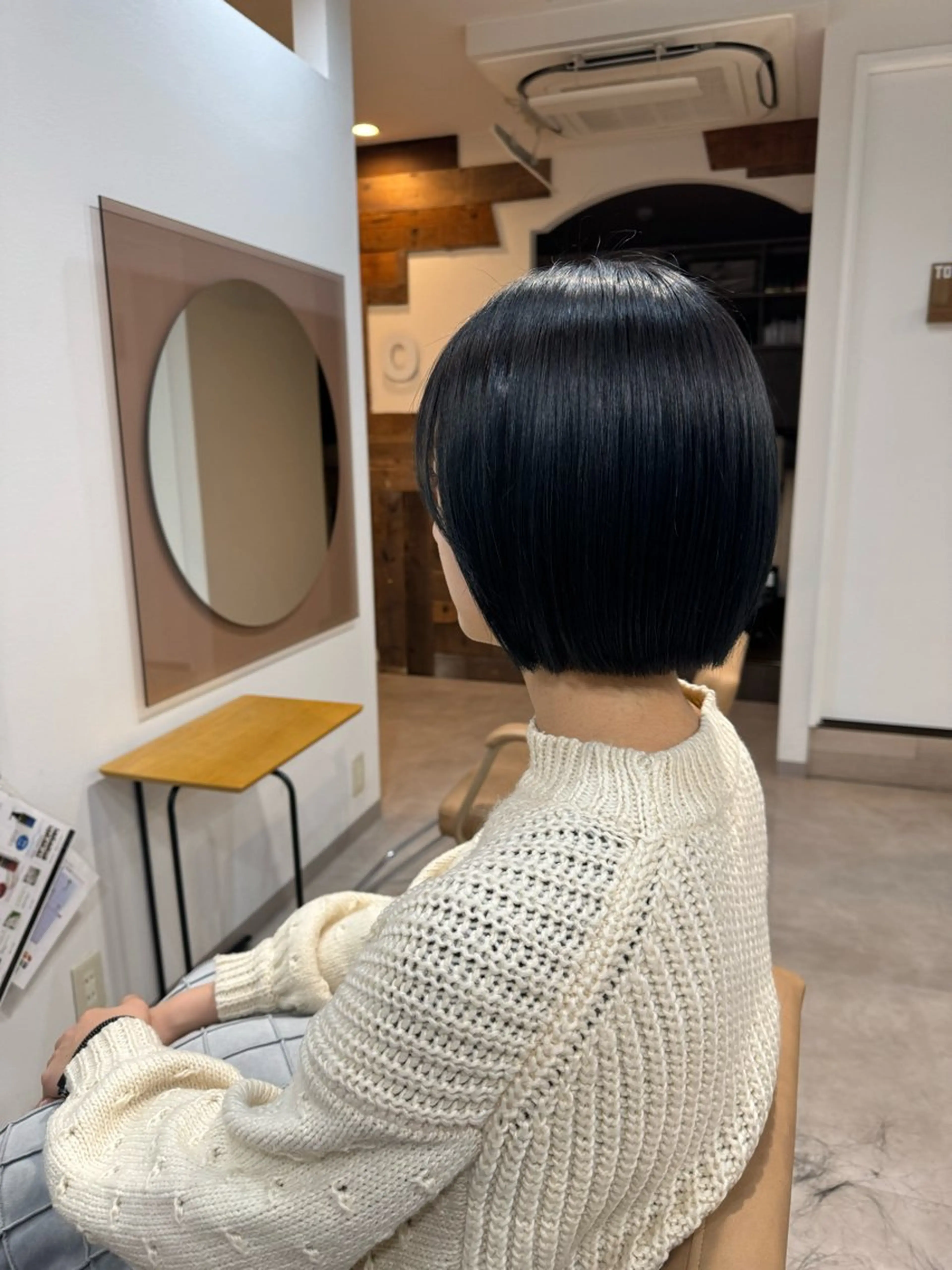 ミディアム 水口 莉央のヘアスタイル