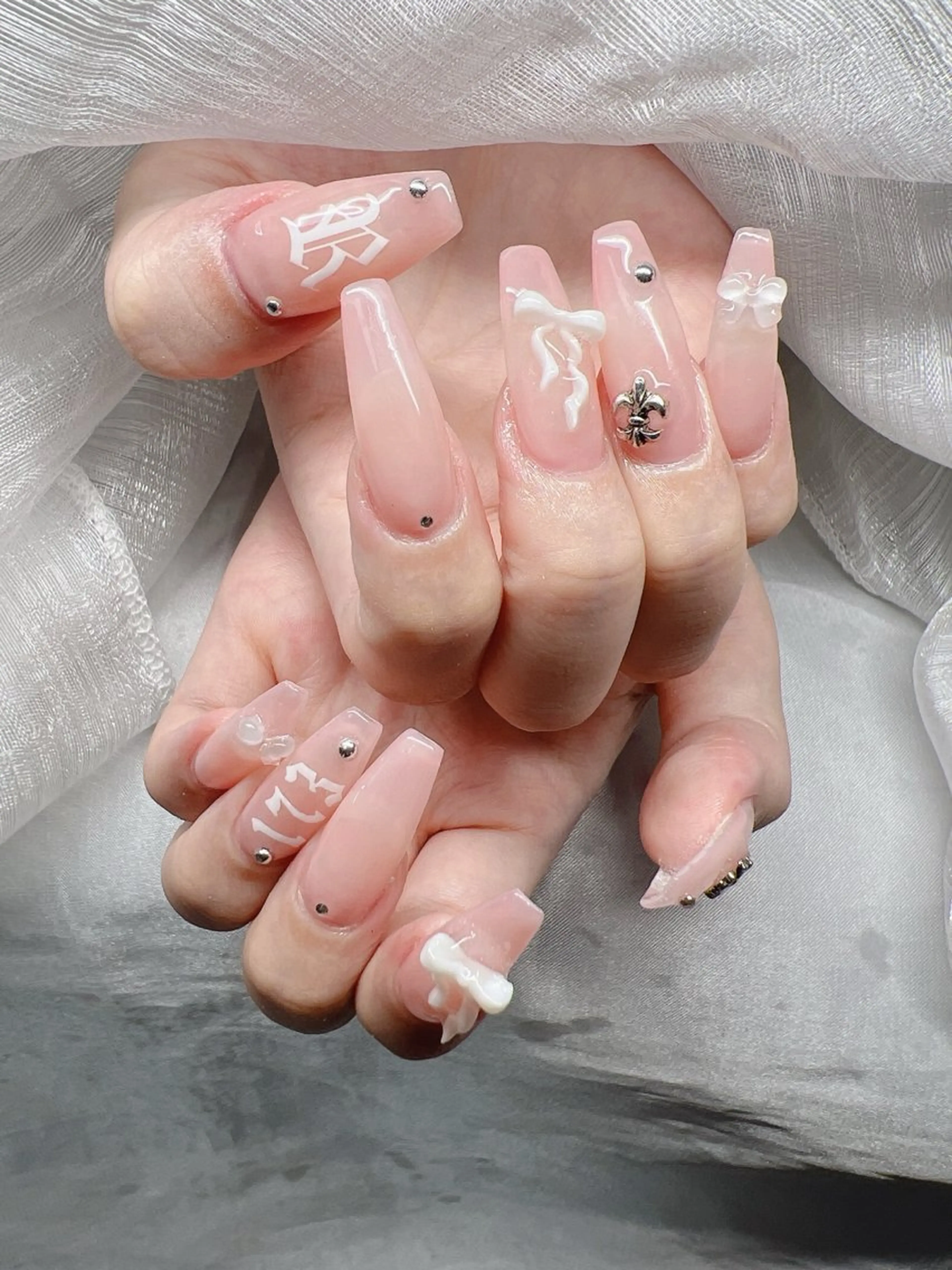ネイル ハンドネイル Lee Nailsのネイルデザイン