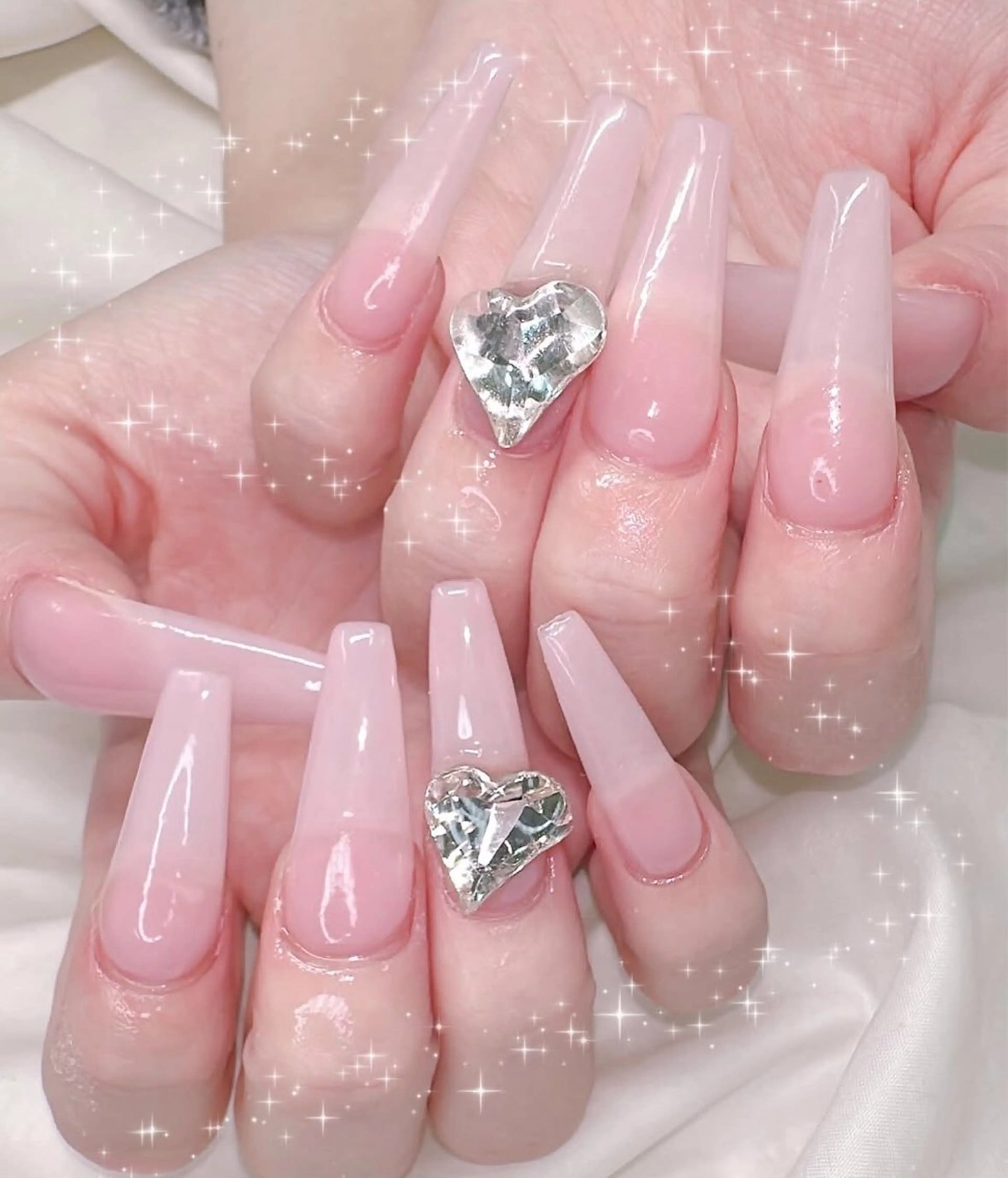 ネイル 長さ出し グラデーション キラキラネイル 韓国ネイル ラメ(グリッター) ハンドネイル ハンドケア Chisa Nail Studio所属・チ サのネイルデザイン
