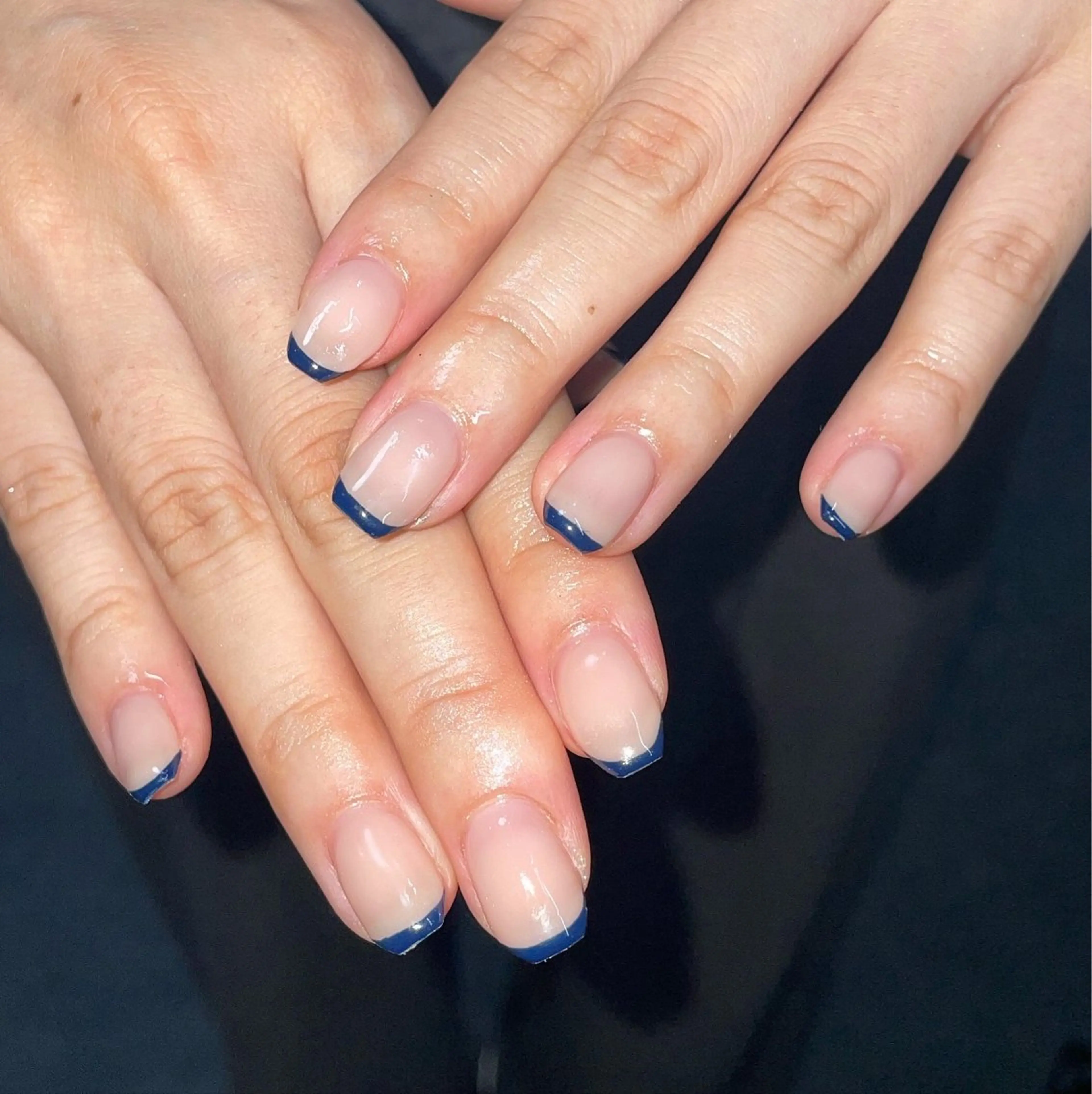 ネイル フレンチネイル ネイビー オフィスネイル シンプルネイル ハンドネイル ハンドケア 🎀NAIL🎀 AI🪄︎︎◝✩のネイルデザイン
