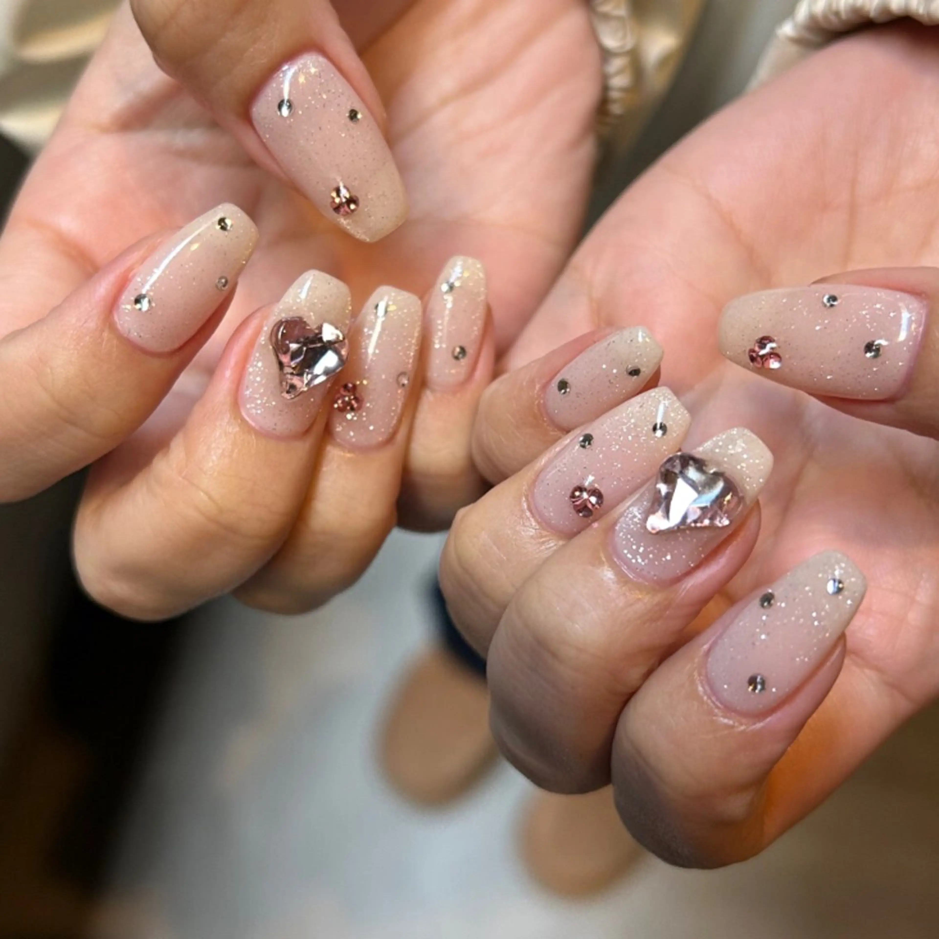 ネイル 長さ出し グラデーション キラキラネイル 韓国ネイル ラメ(グリッター) ハンドネイル ハンドケア Chisa Nail Studio所属・リ リのネイルデザイン