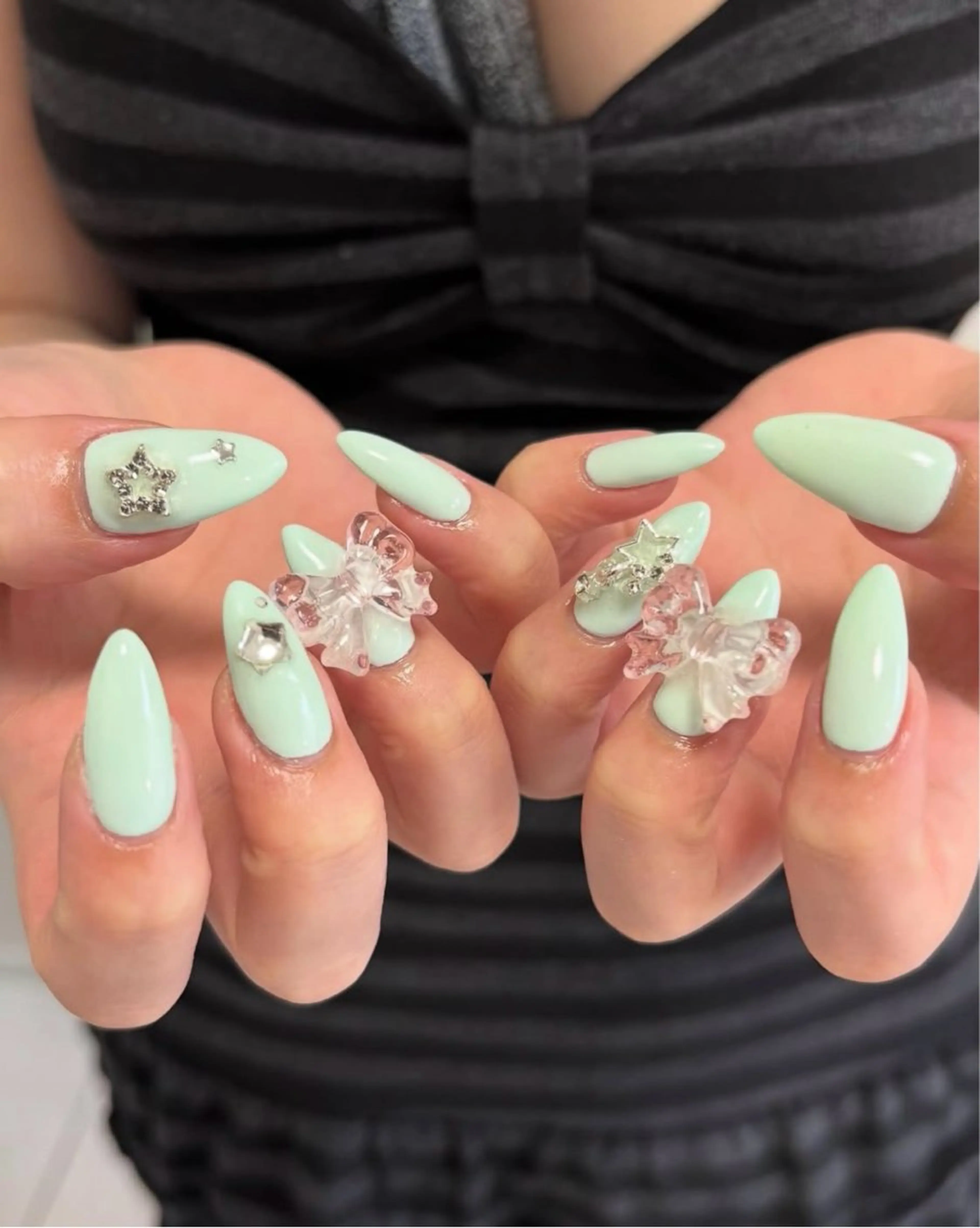 ネイル フレンチネイル グラデーション 韓国ネイル マグネットネイル シンプルネイル ハンドネイル CoMo Nail Studio所属・CoMo Nailのネイルデザイン
