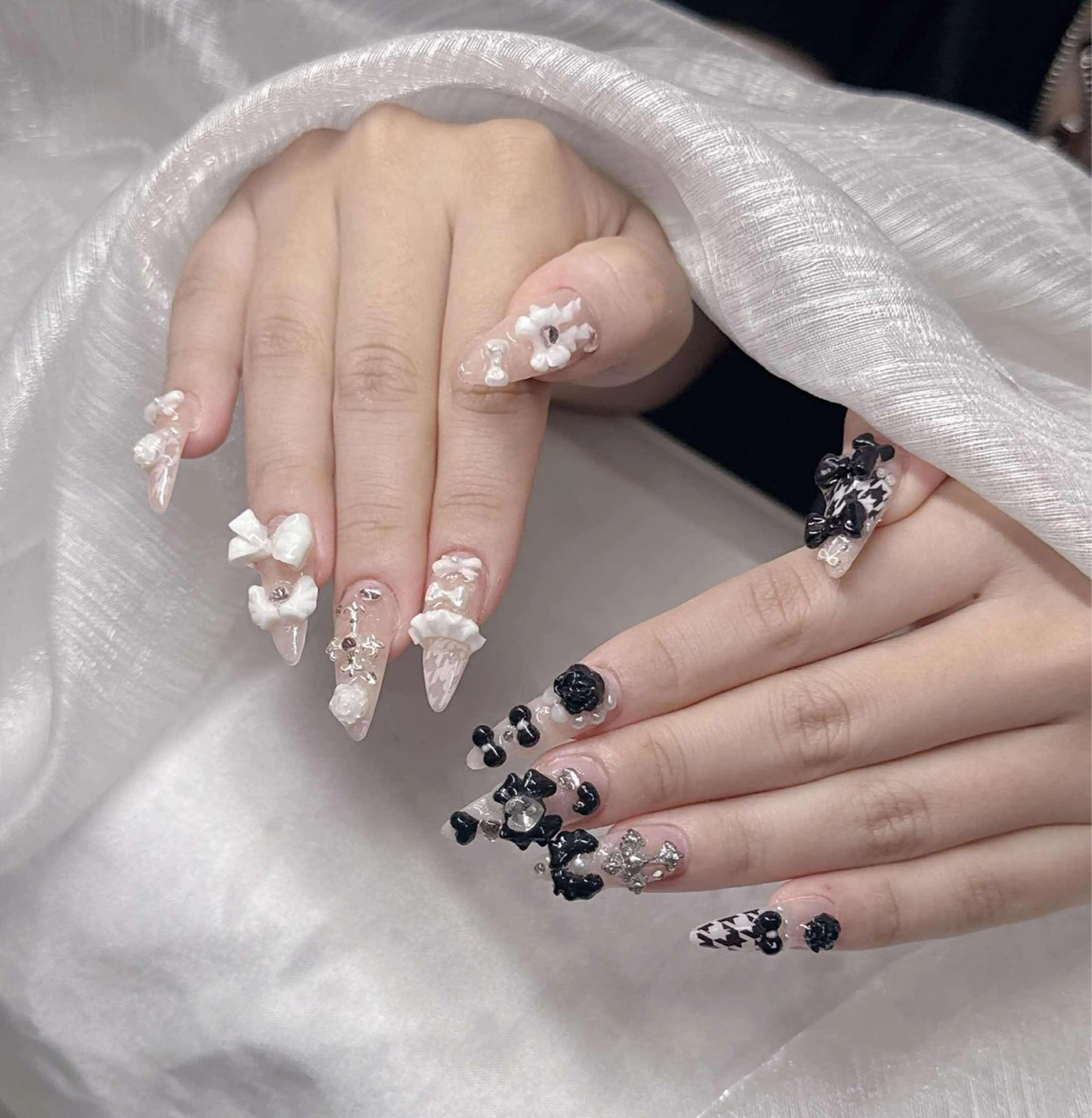 ネイル 長さ出し グラデーション 卒業式 キラキラネイル マグネットネイル ハンドネイル Lee Nailsのネイルデザイン
