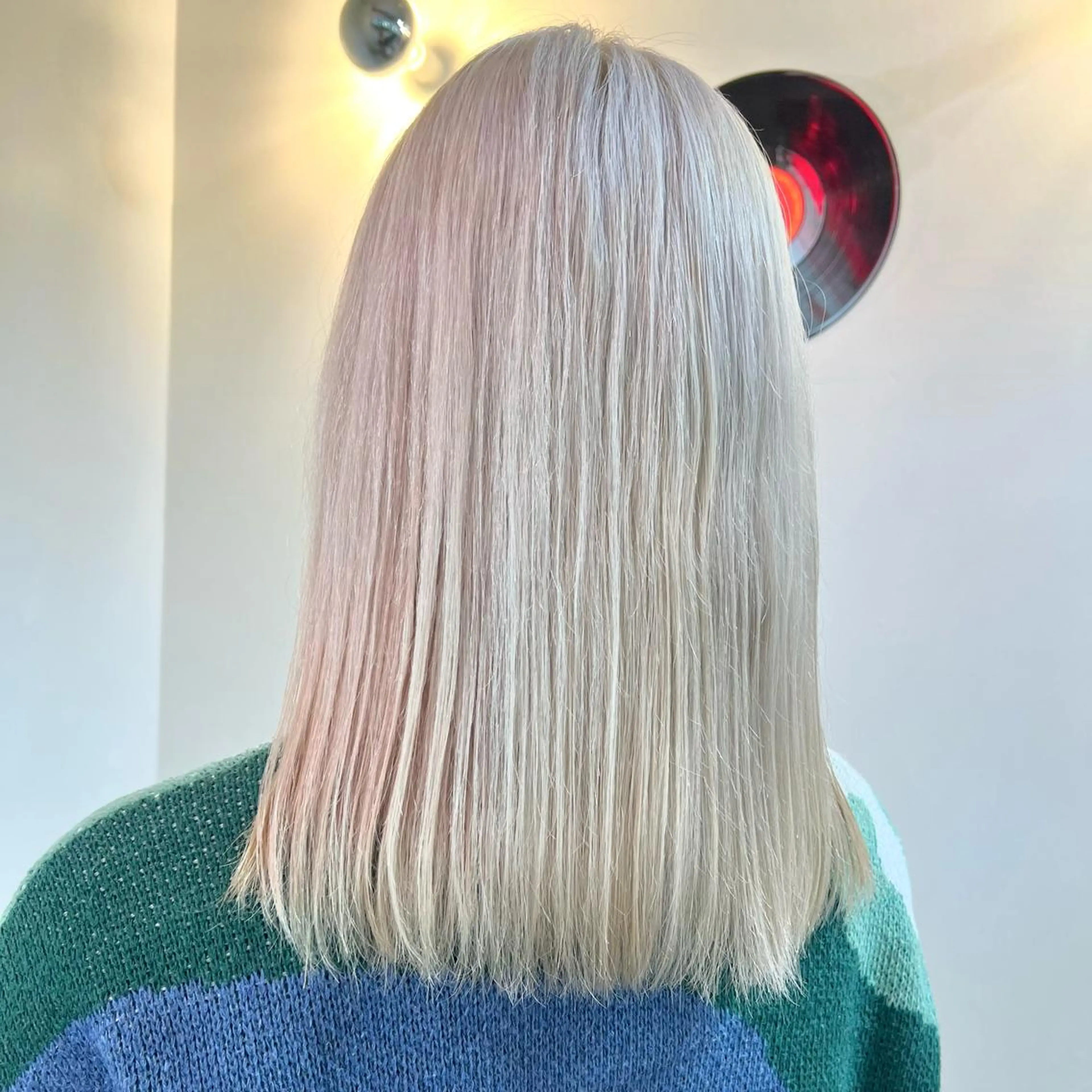 セミロング カラー ヘアアレンジ 🧨ブリーチー×ボブ レイヤー💎じゅえるのヘアスタイル