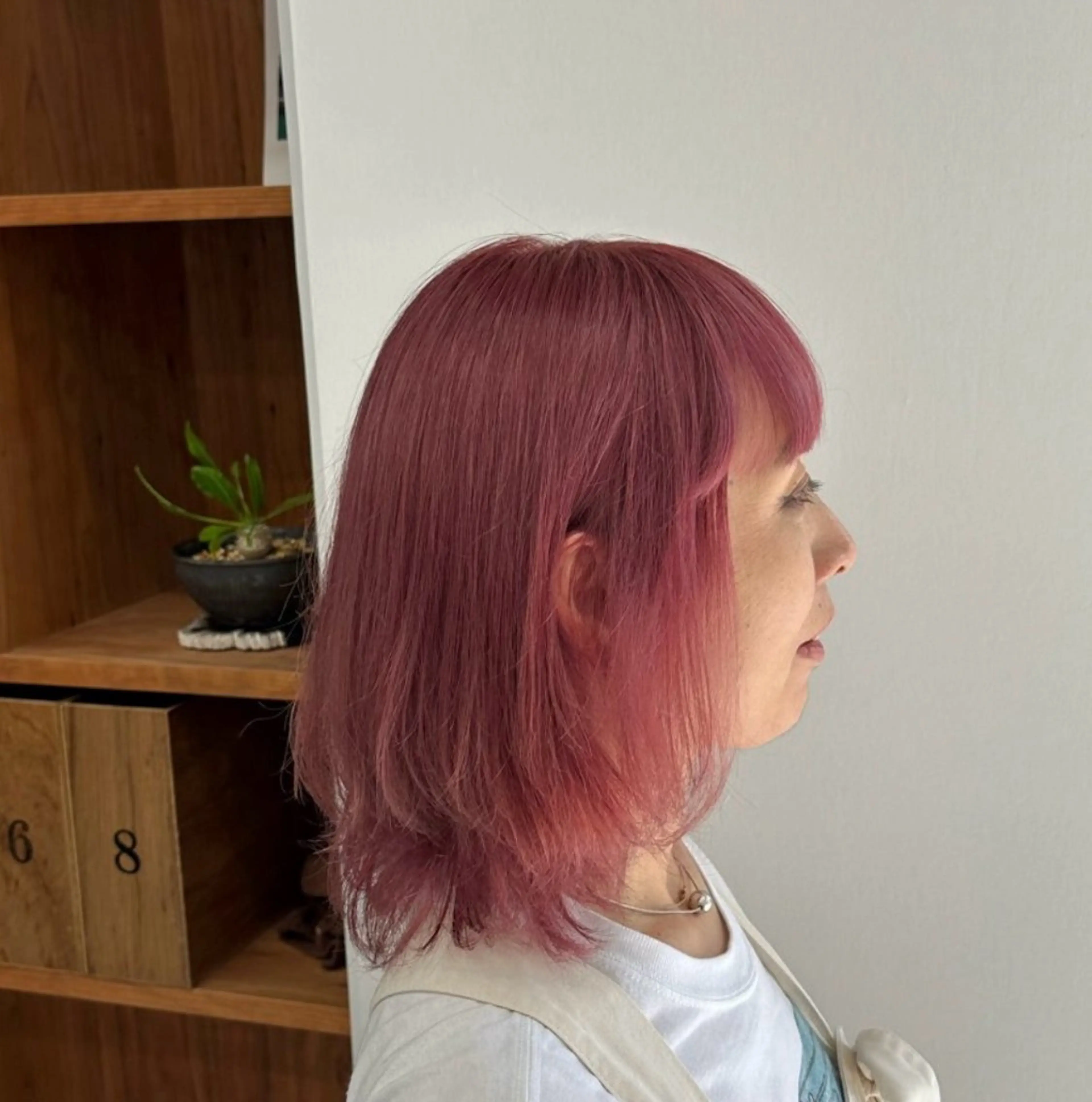 ミディアム カラー ピンクカラー カット ヘアカラー 岩渕 愛のヘアスタイル