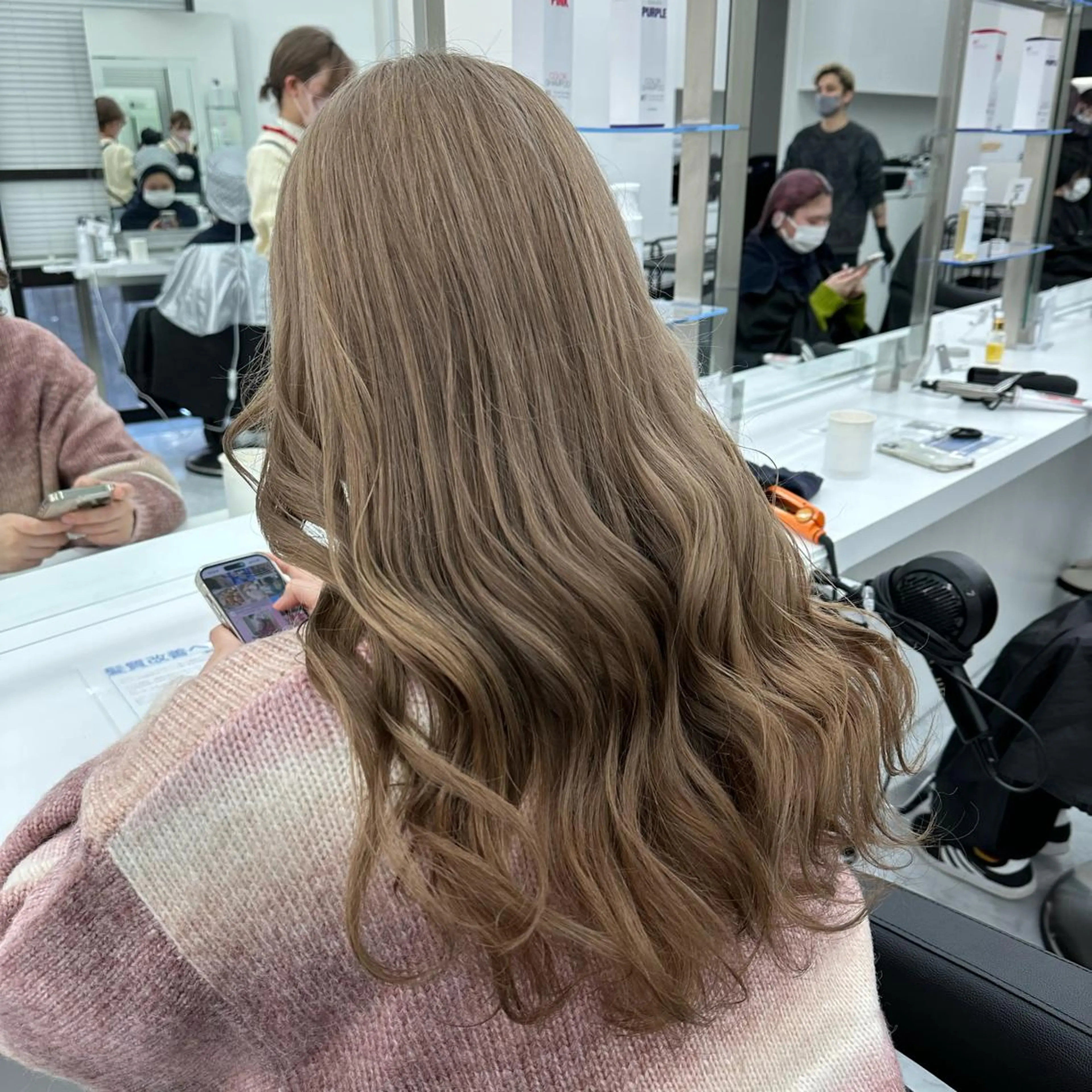セミロング カラー パーマ ヘアアレンジ キッズ ヘアカラー トリートメント ヘッドスパ ヘアセット ケアブリーチ 韓国レイヤーKYONのヘアスタイル