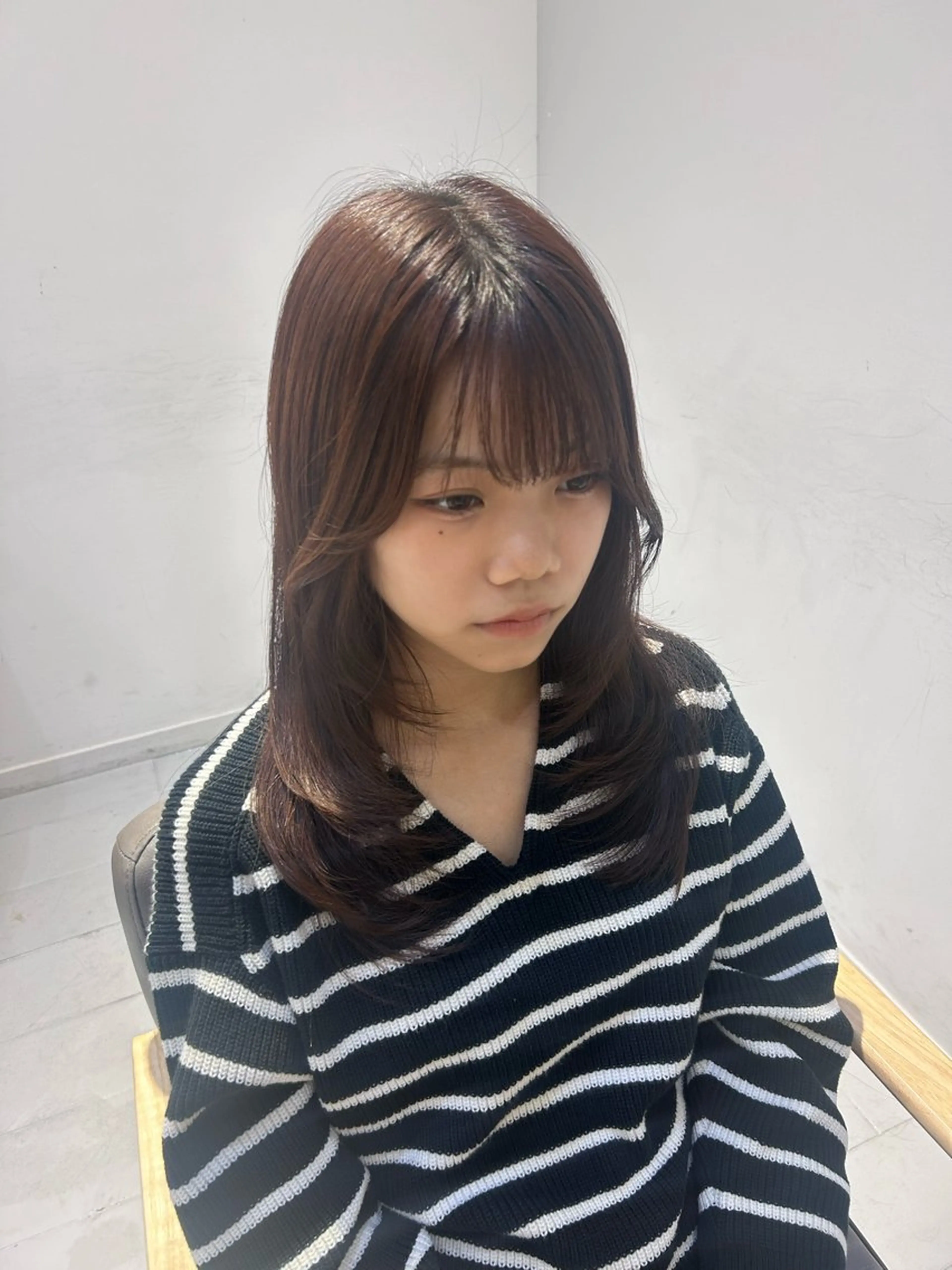 セミロング ウルフレイヤー🐺 ヒナ🩶のヘアスタイル
