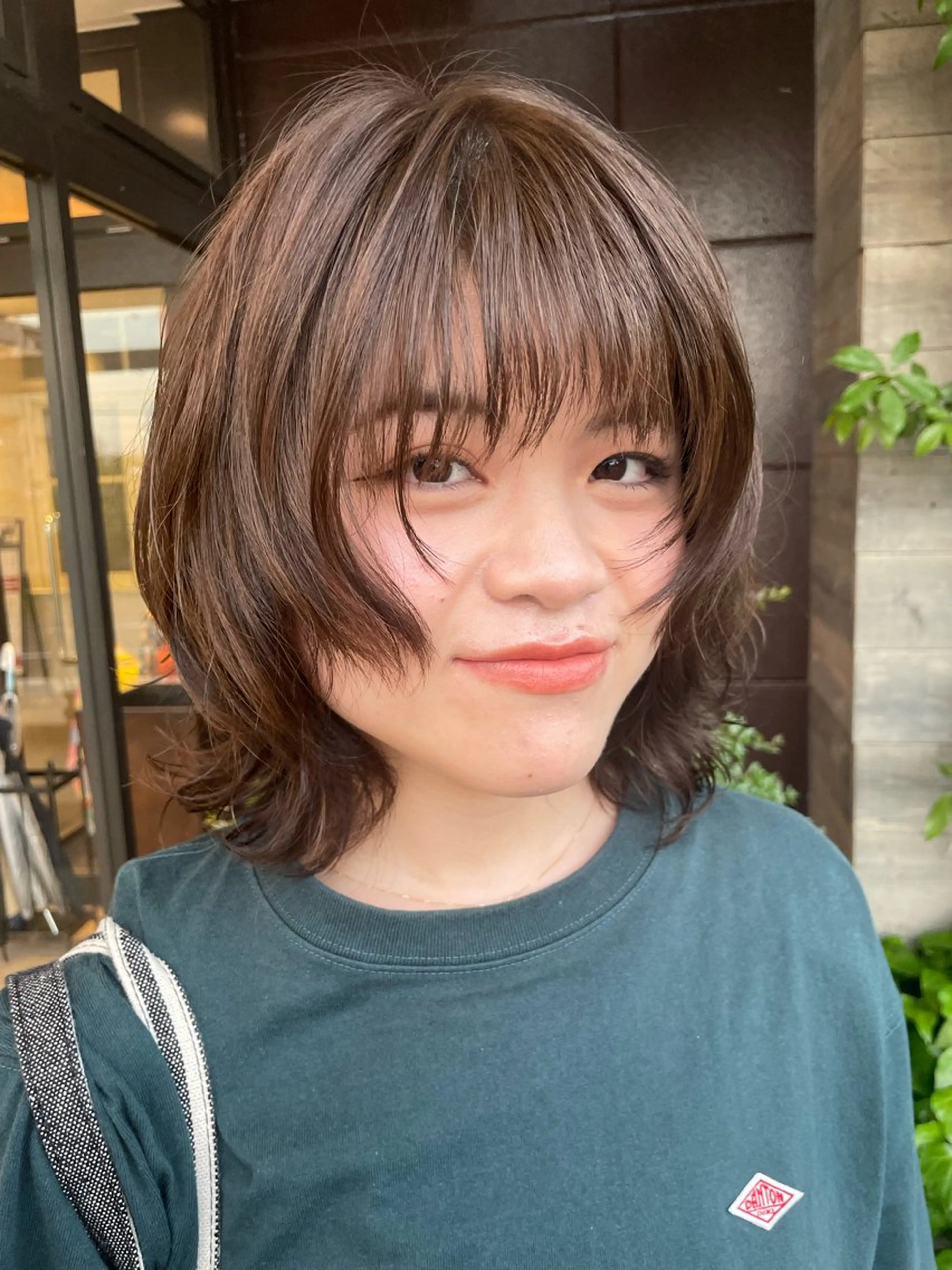 ミディアム カラー パーマ 梨子🐣艶カラー🌈 ダメージレス💖のヘアスタイル