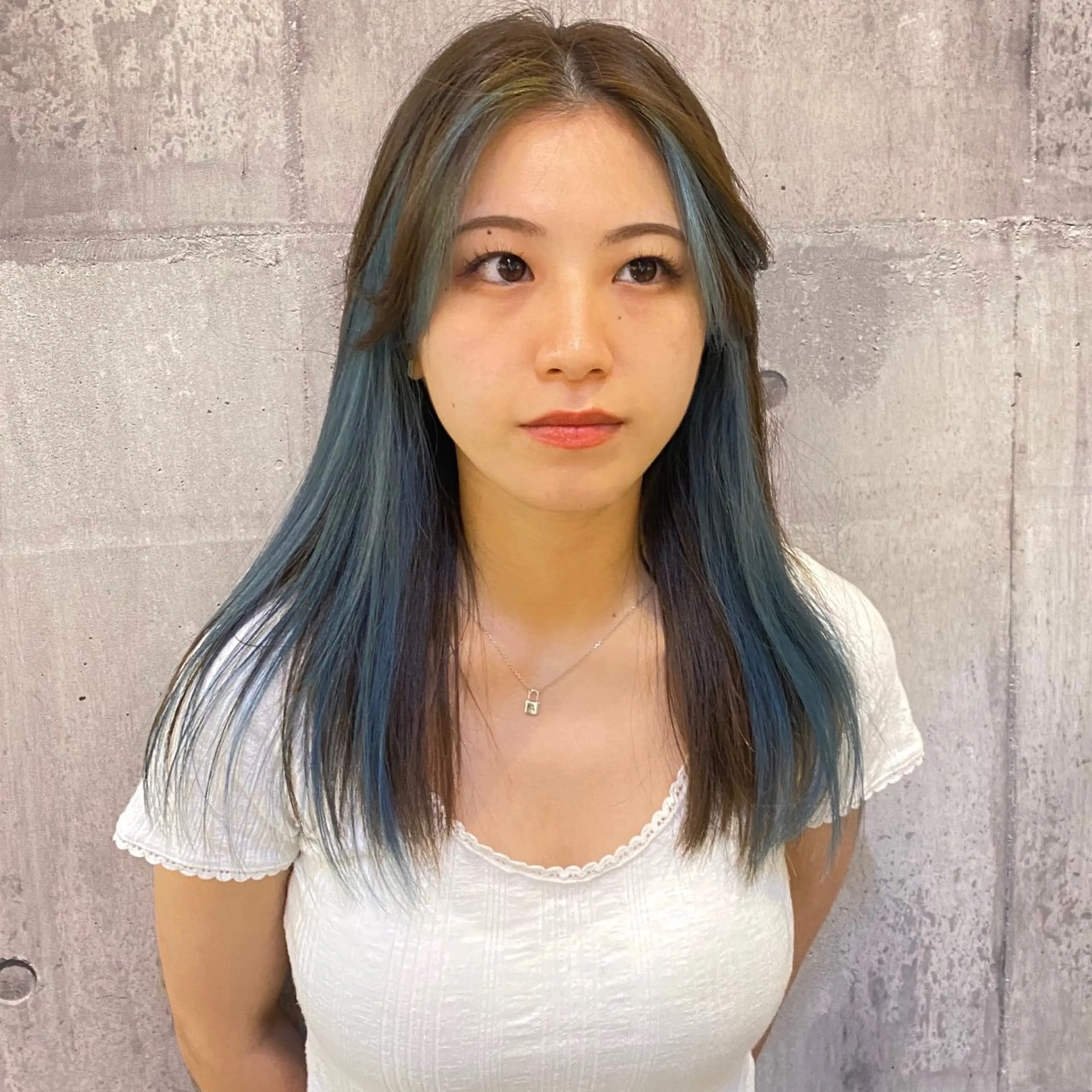ロング カラー かきあげバング カット パーマ 比嘉 陽のヘアスタイル