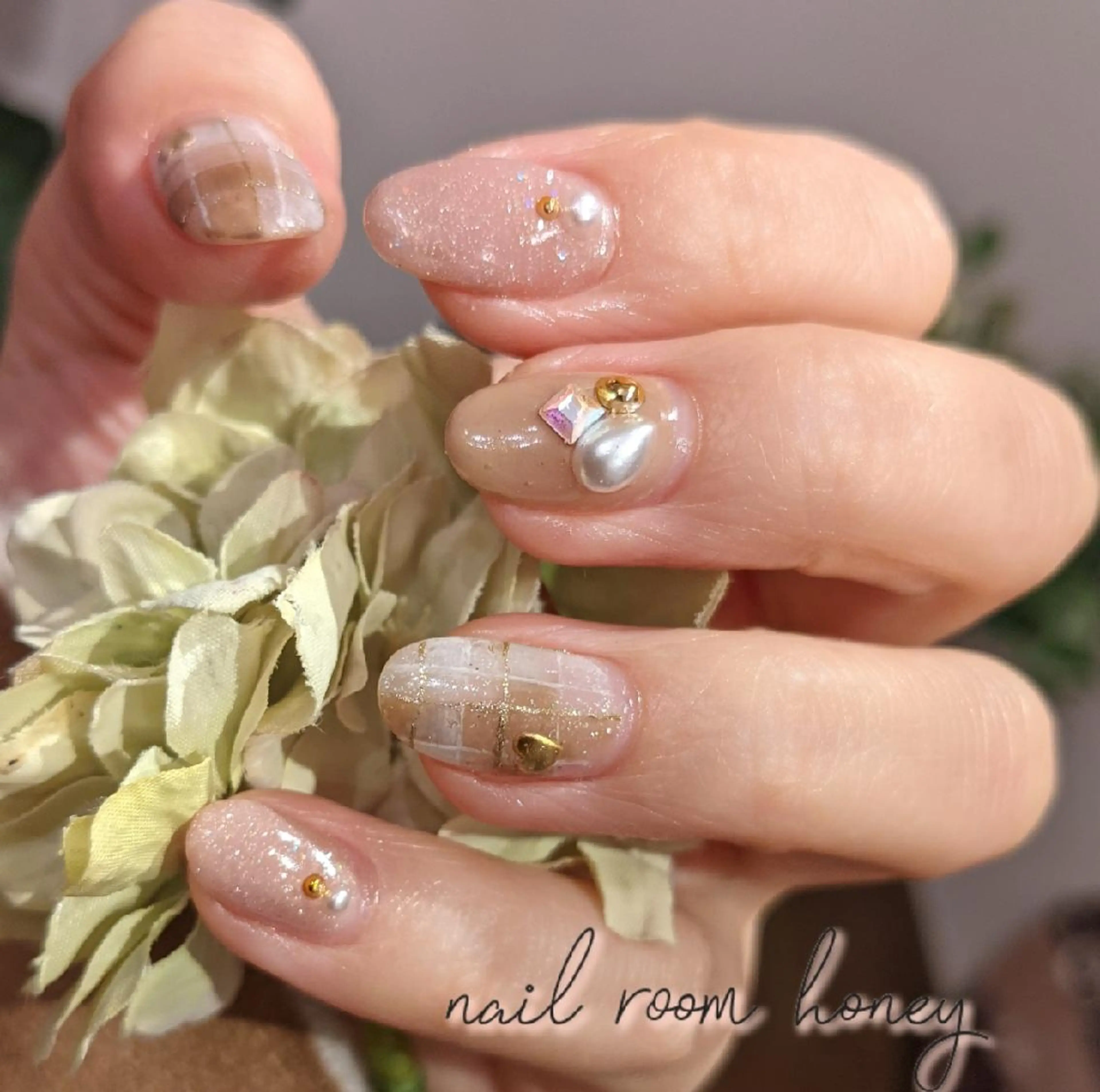 ミディアム nail room  honeyのネイルデザイン