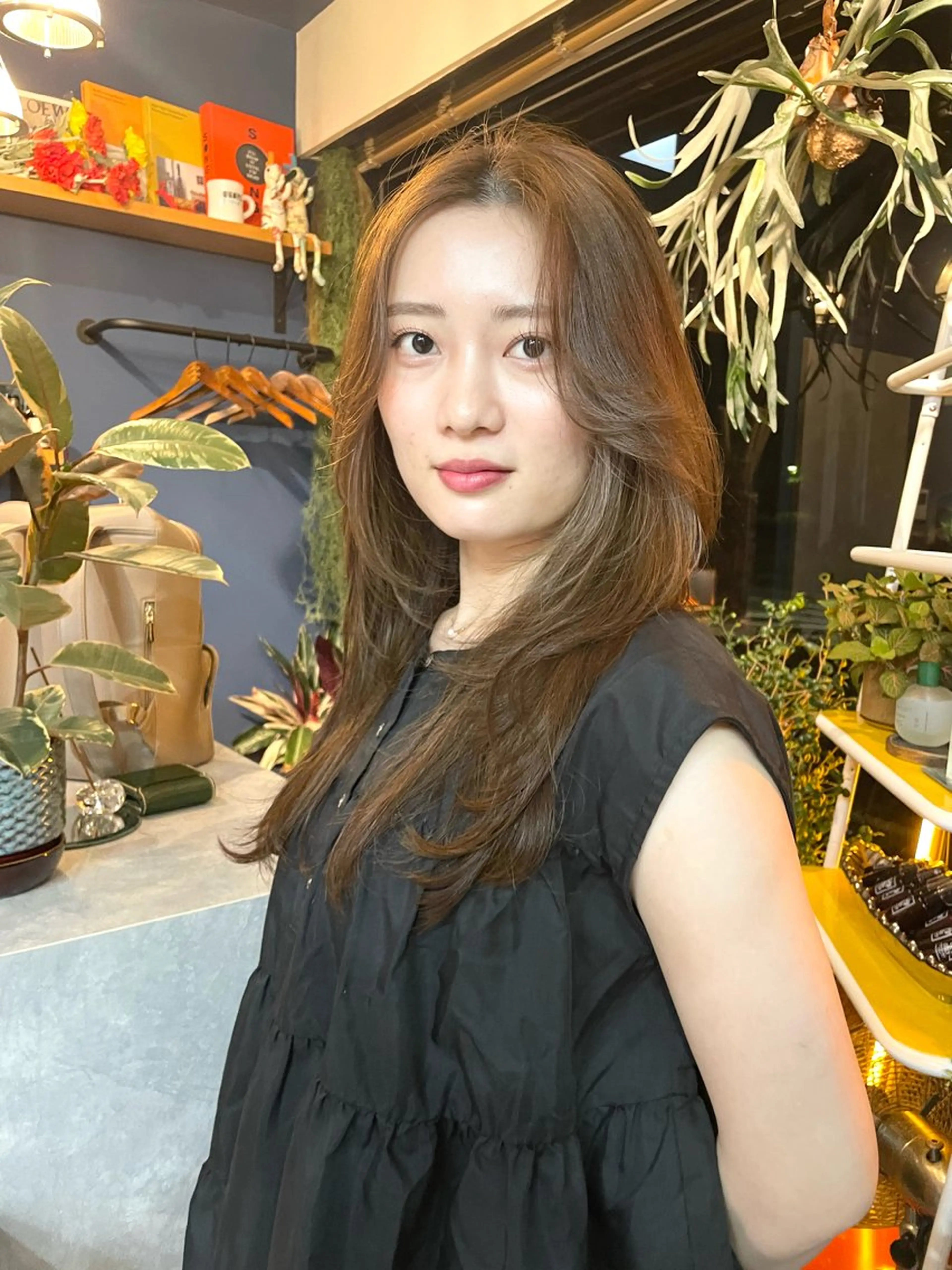 ロング カラー RINOSHORES YOKOHAMA.日本大通り店所属・ハイトーン nagisaのヘアスタイル