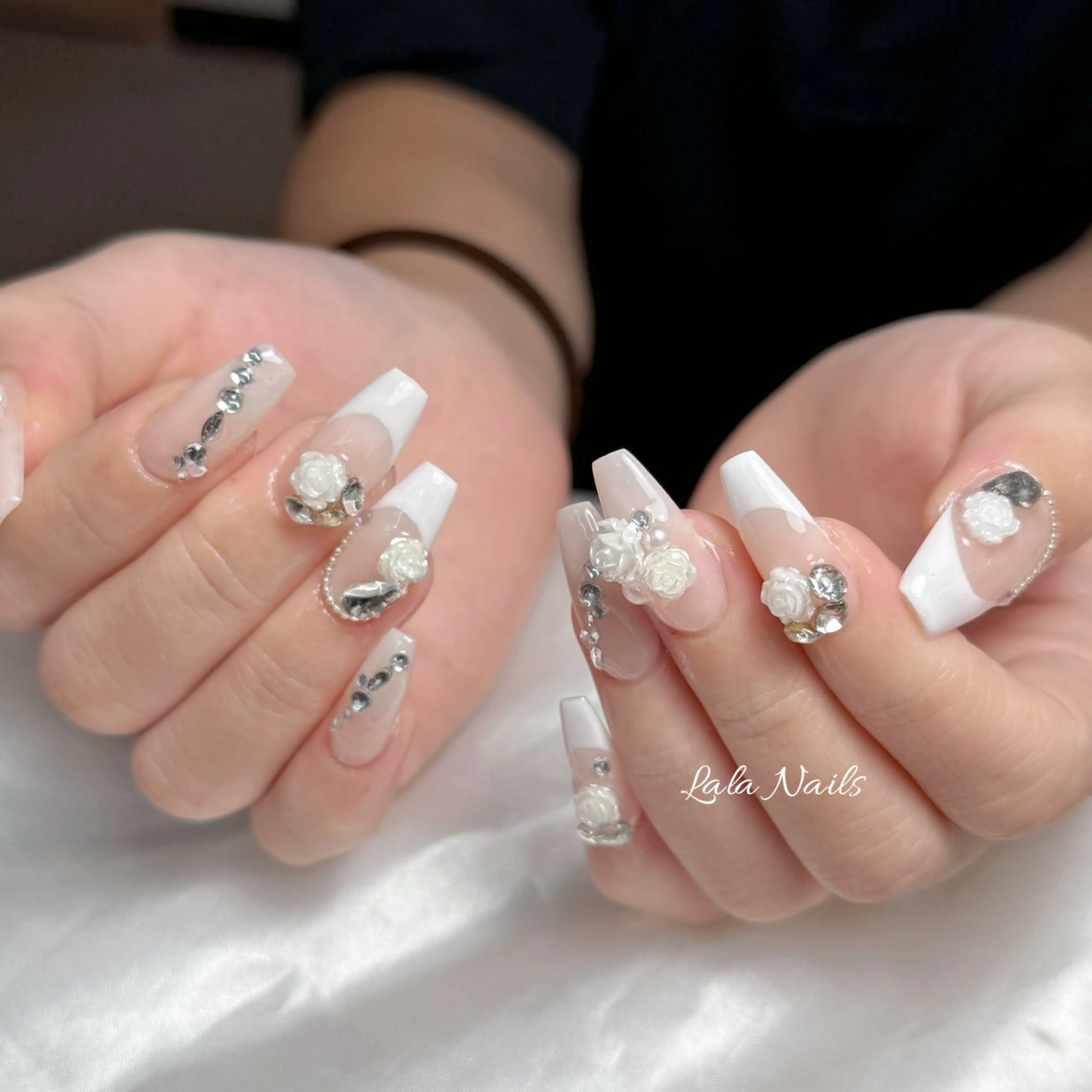 ネイル キラキラネイル 韓国ネイル マグネットネイル ミラーネイル ニュアンスネイル ハンドネイル Lala Nails所属・Lala Nailsのネイルデザイン
