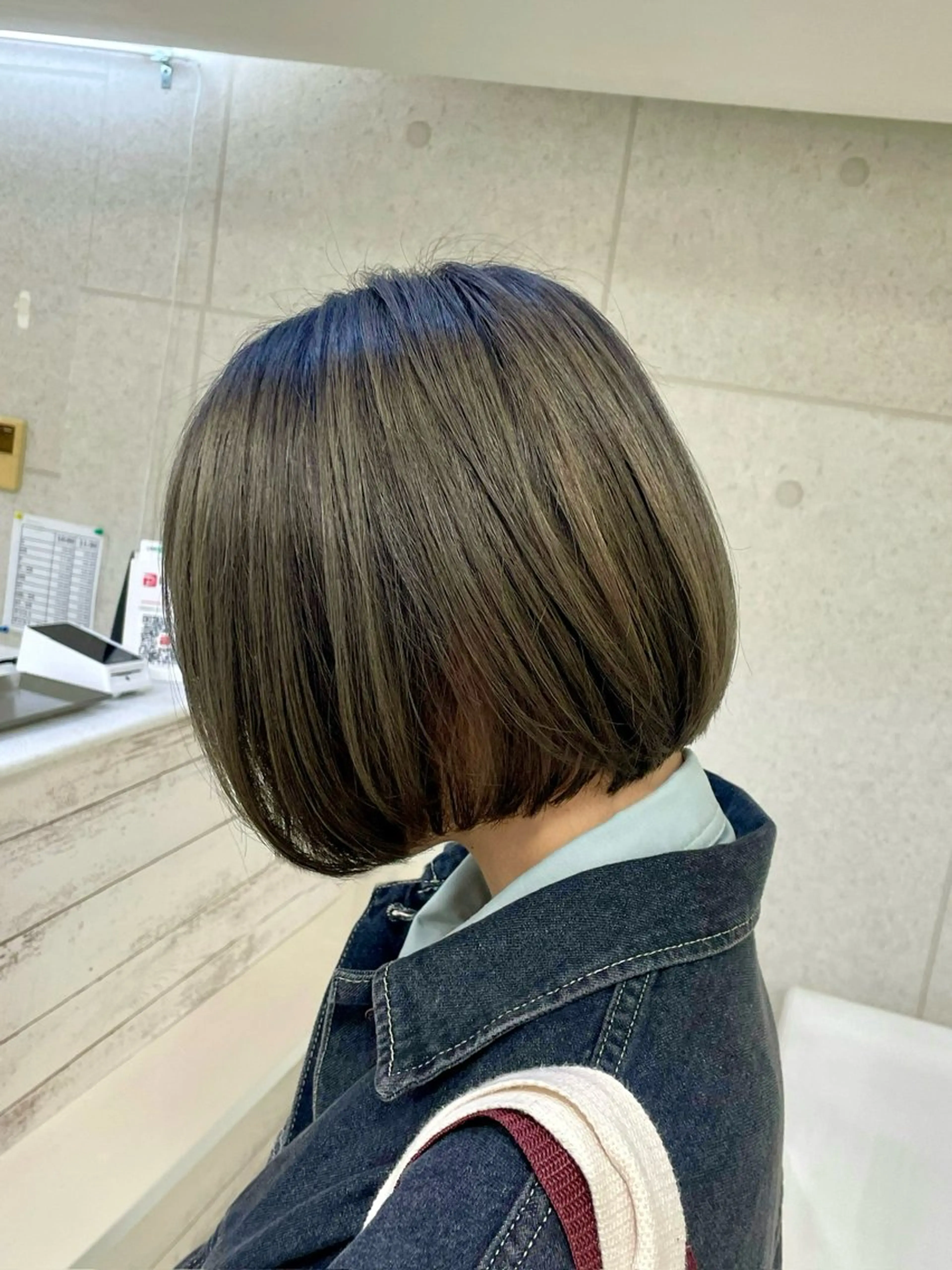 セミロング カラー ブリーチ オリーブカラー 簡単スタイリングヘア 💫ﾖｺﾊｼのヘアスタイル