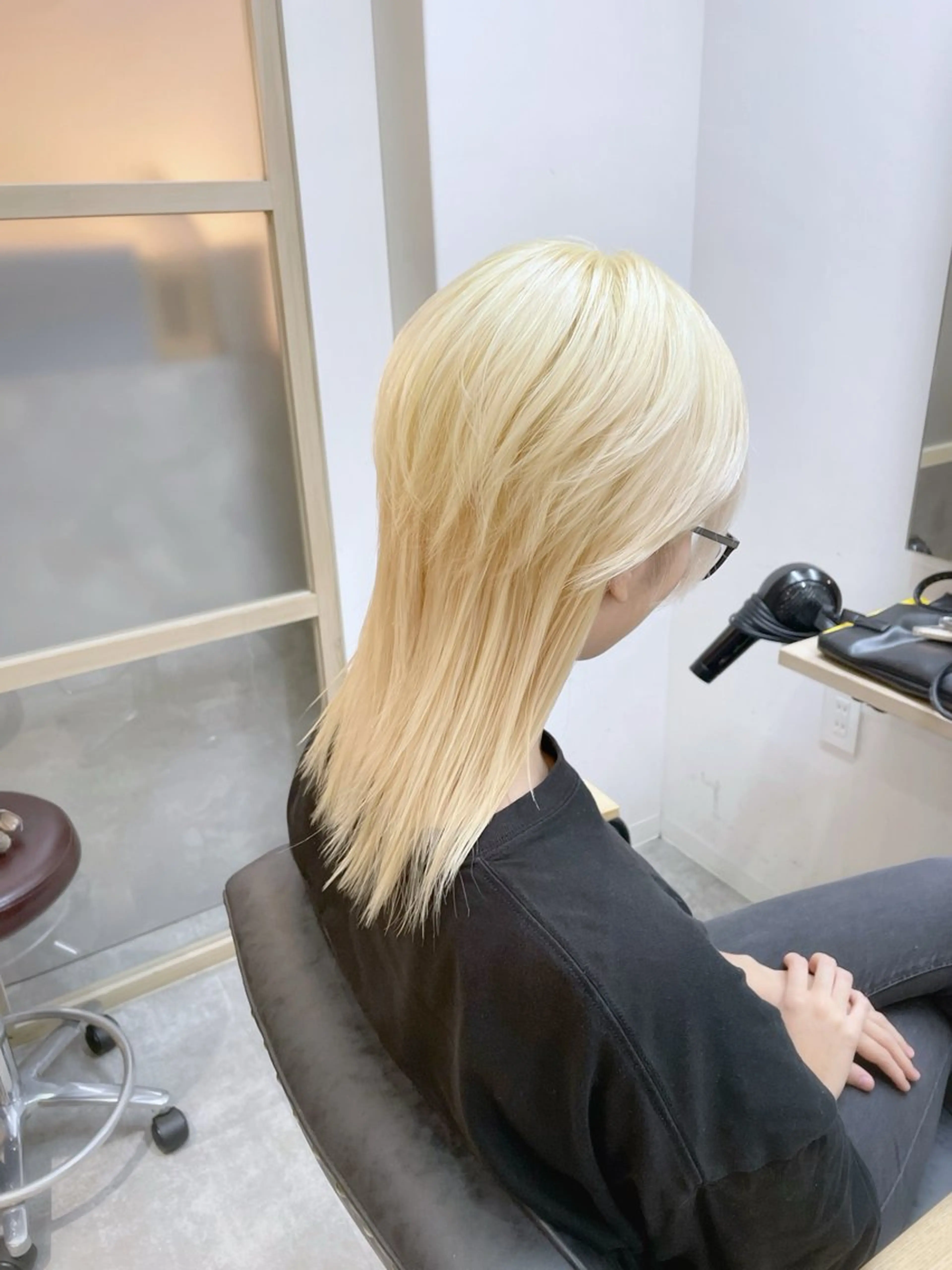 ミディアム カラー メンズ メンズブリーチ ブリーチ ブロンド カット ヘアカラー トリートメント EMANON新宿南口所属・🦄中性ウルフ ☁️Shiori🦄のヘアスタイル