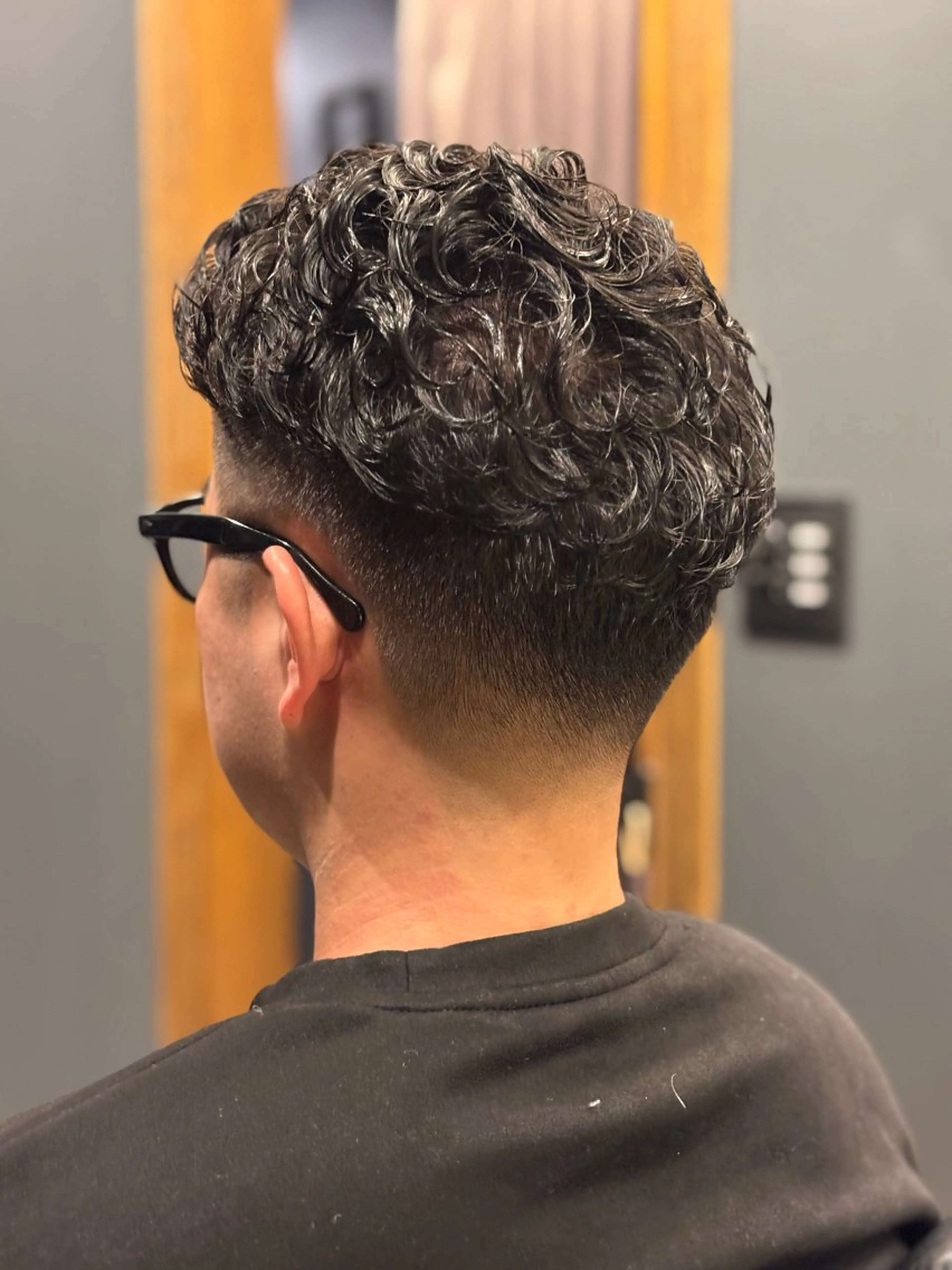 パーマ メンズ フェードカット メンズパーマ カット パーマ 銀座shino~灯~HANARE所属・メンズパーマ/ 大須田 倭のヘアスタイル