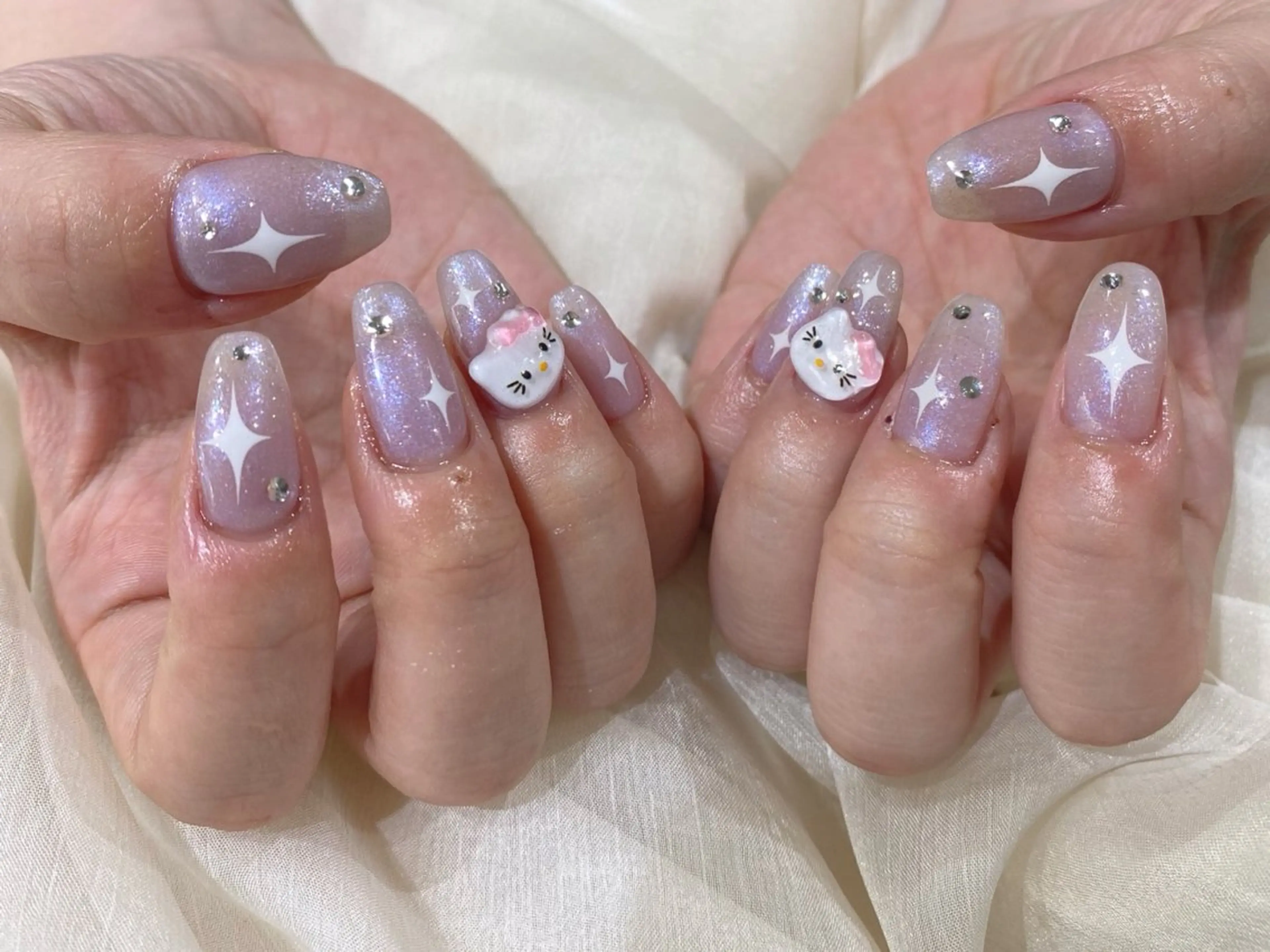 ミディアム ハンドネイル Nail  R💫 naoのネイルデザイン