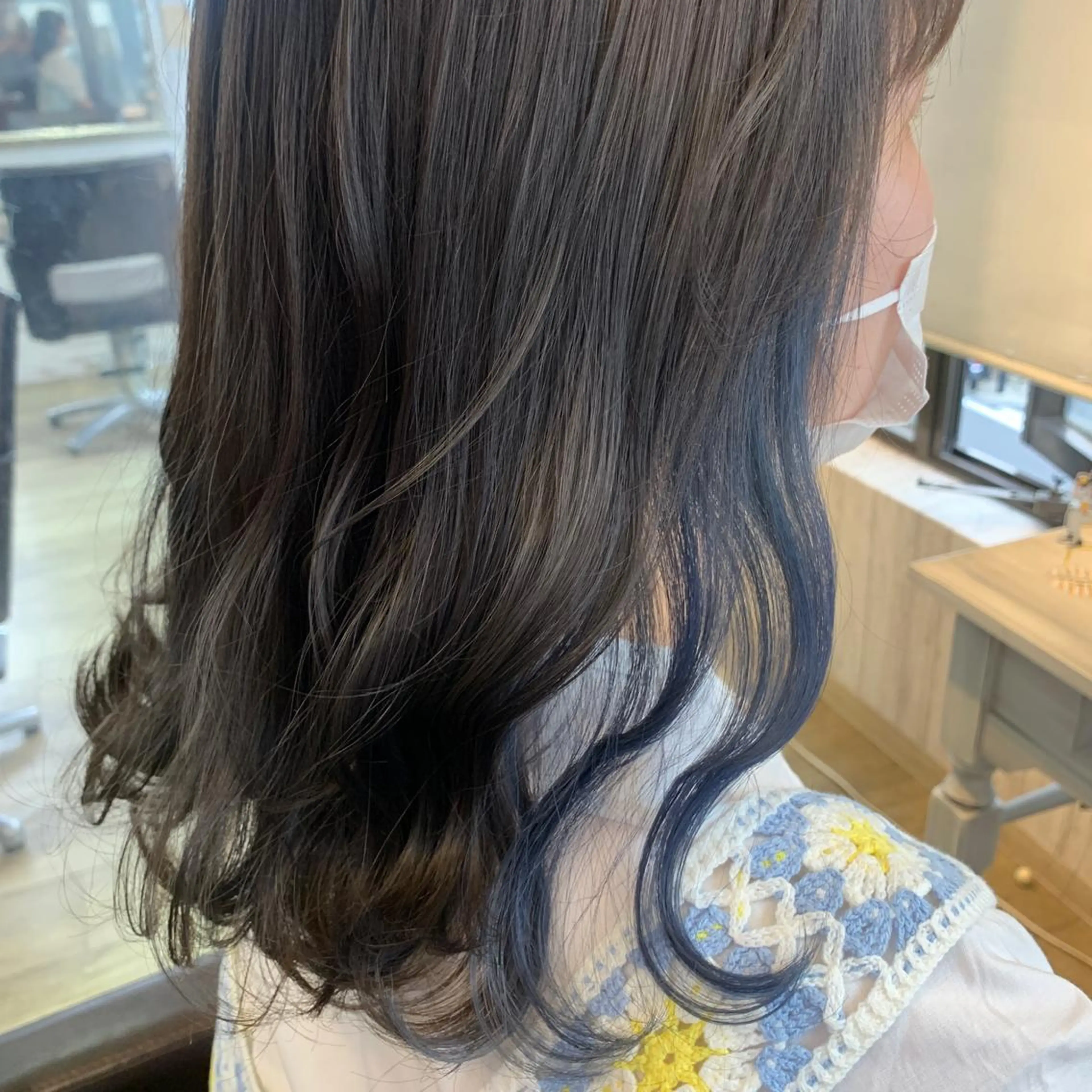 ミディアム カラー ブルーカラー カット ヘアカラー regalo Acari🍎のヘアスタイル